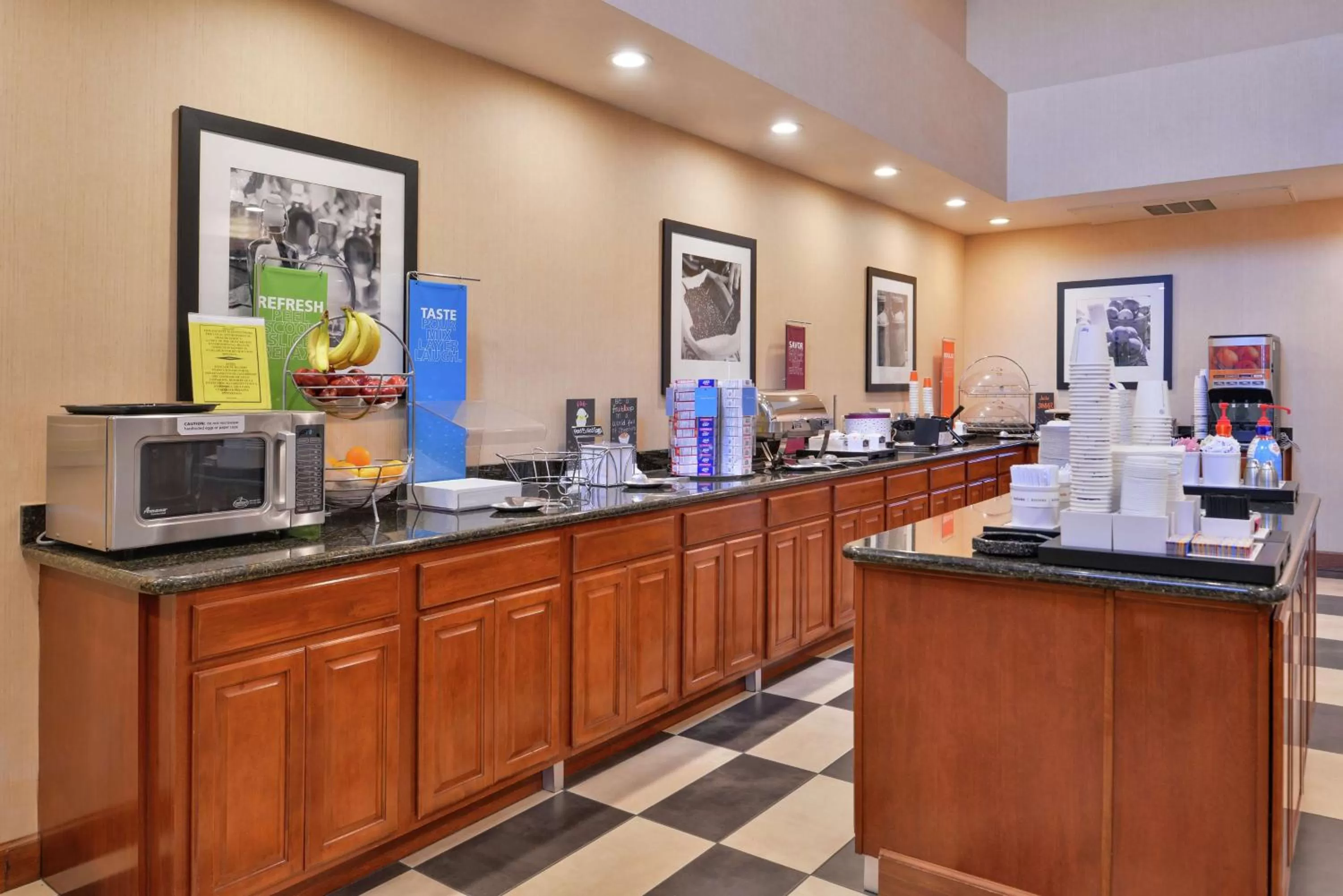 Breakfast in Hampton Inn & Suites Woodland-Sacramento Area