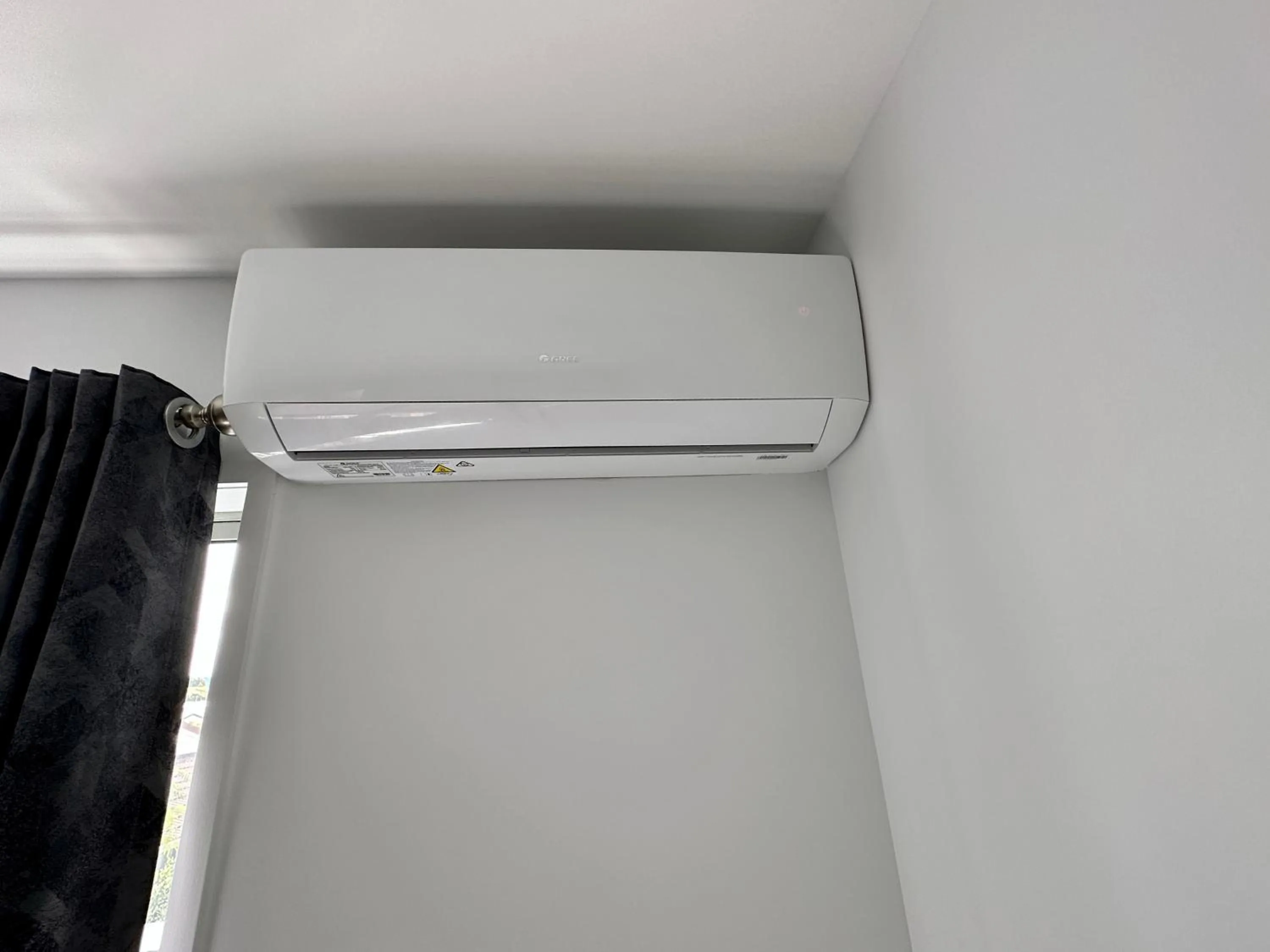 air conditioner in Brylin Motel