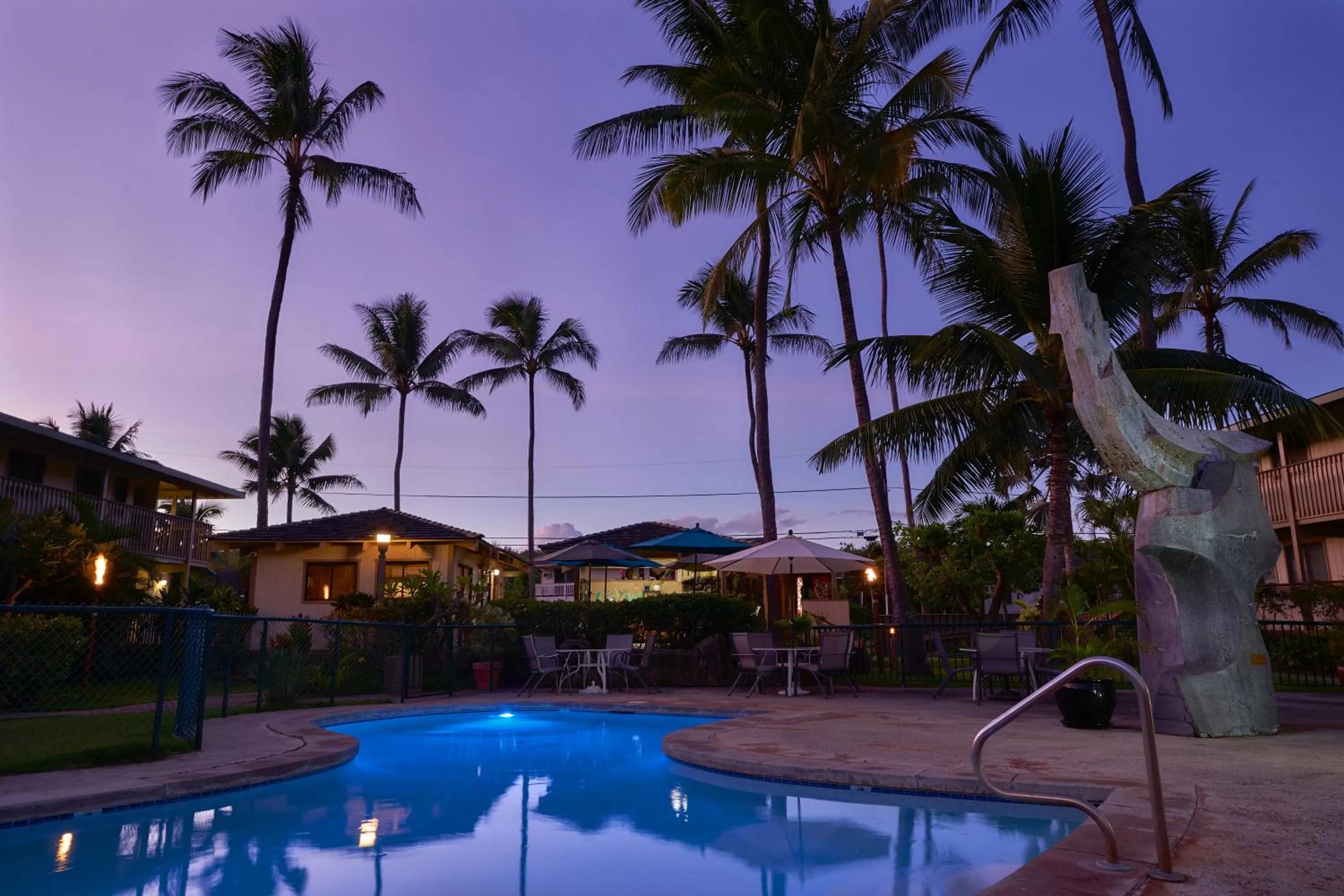 Swimming pool in The Kauai Inn