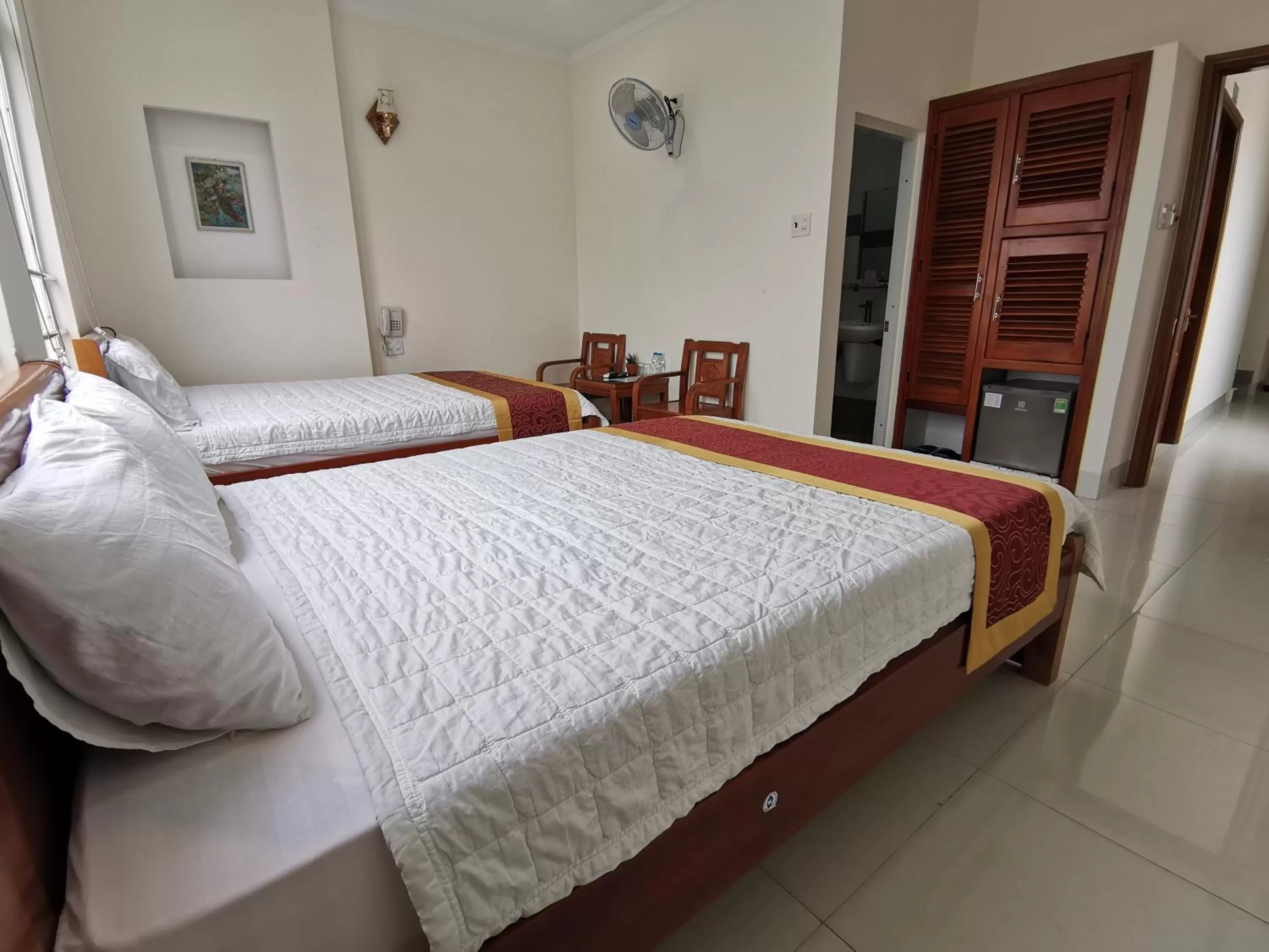 Photo of the whole room, Bed in An Ngân Phú Hotel