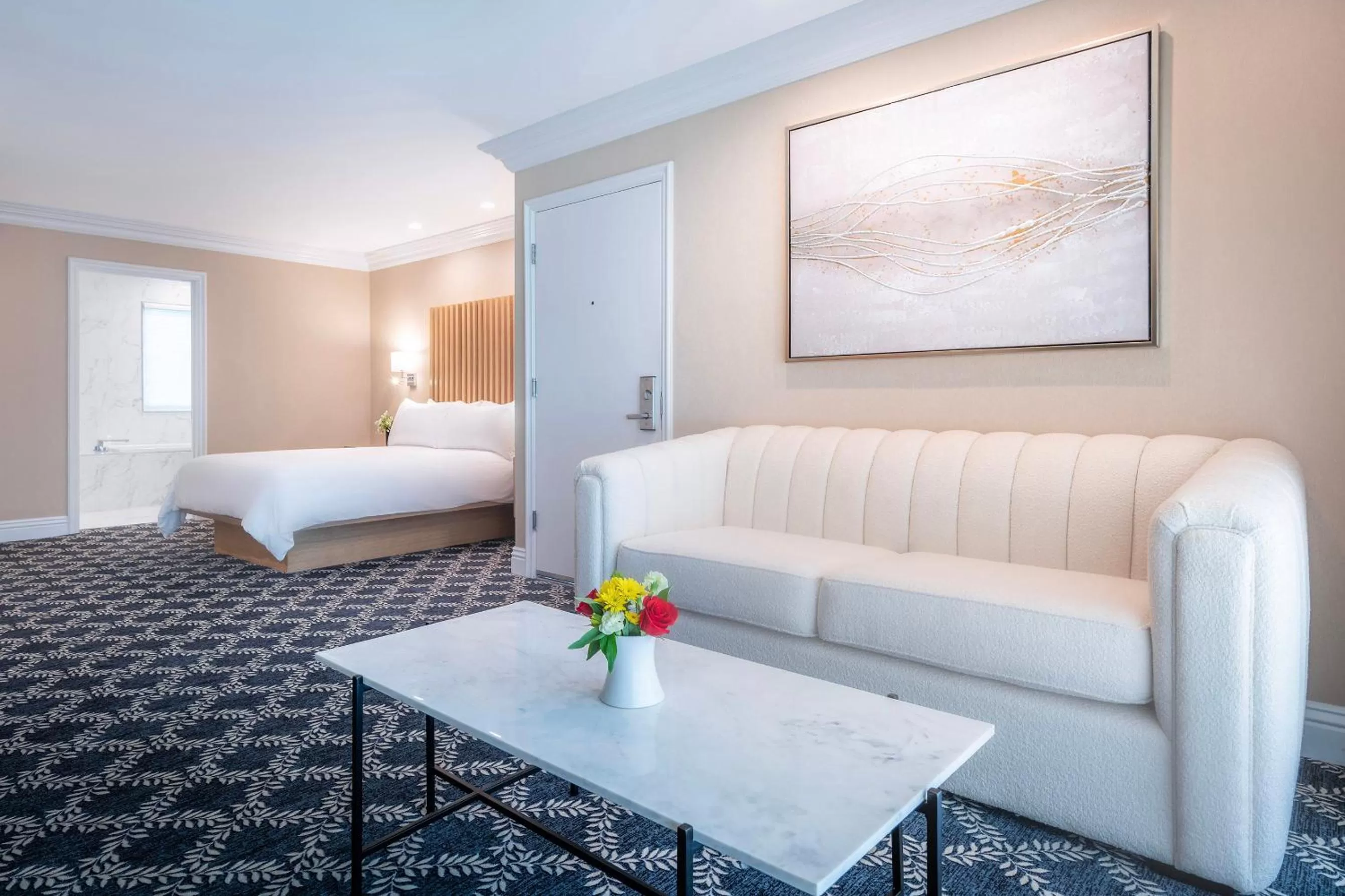 Photo of the whole room, Bed in Beverly Hills Plaza Hotel & Spa