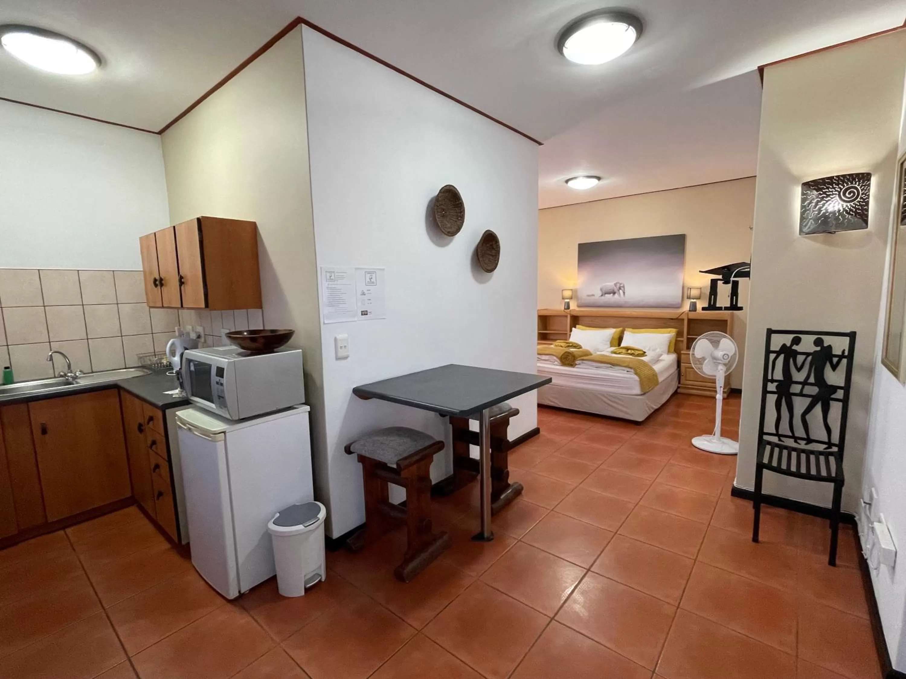 Decorative detail, Kitchen/Kitchenette in Bushbabies-Inn Self-Catering Accommodation