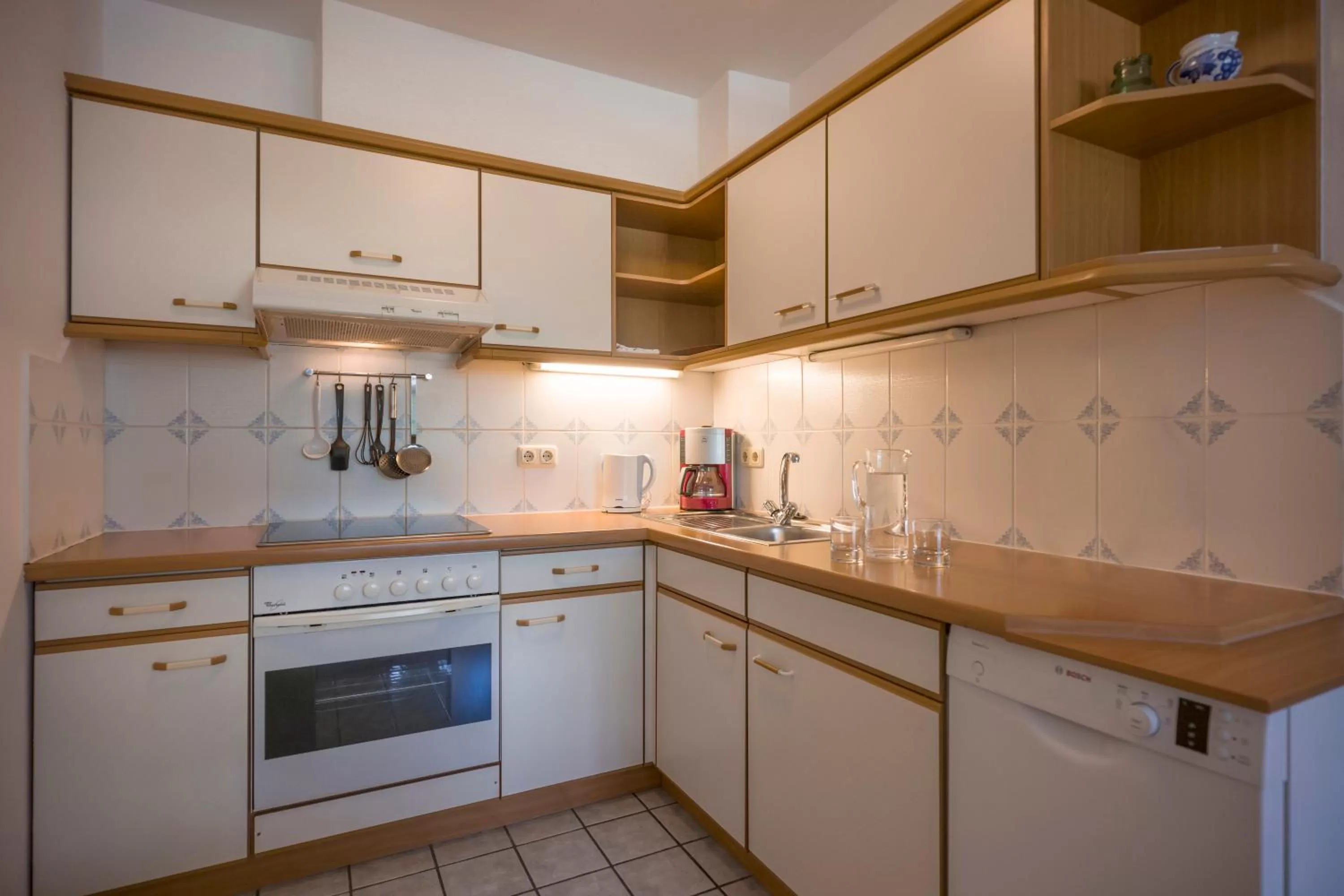 Photo of the whole room, Kitchen/Kitchenette in Apparthotel Tom Sojer