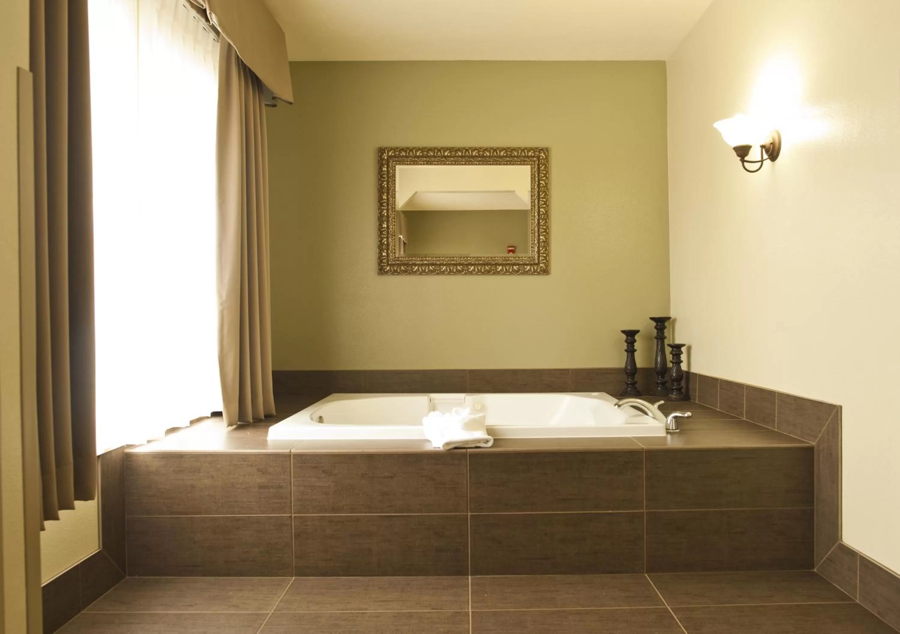 Decorative detail in Holiday Inn Express Walla Walla by IHG