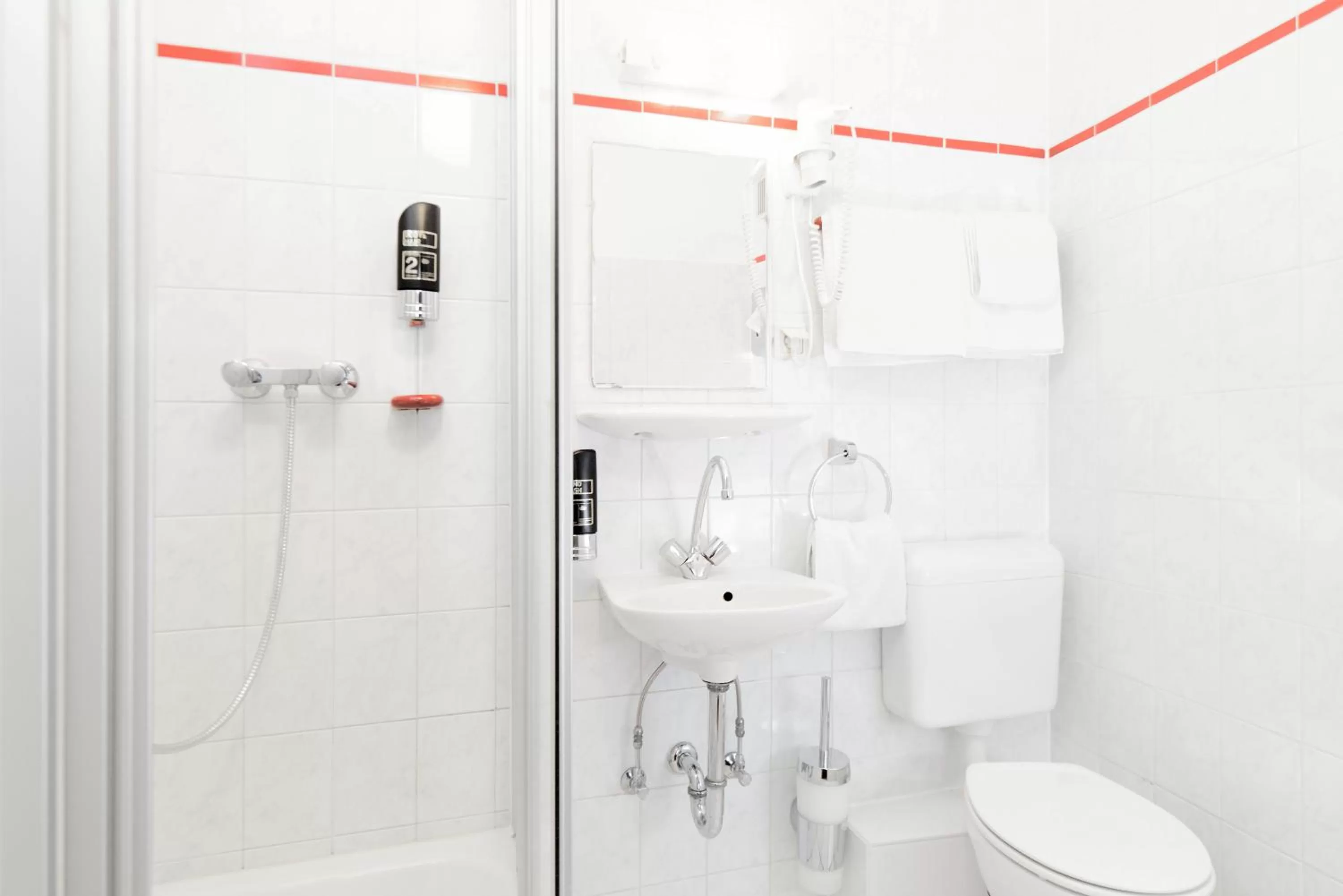 Shower in Hotel Europa