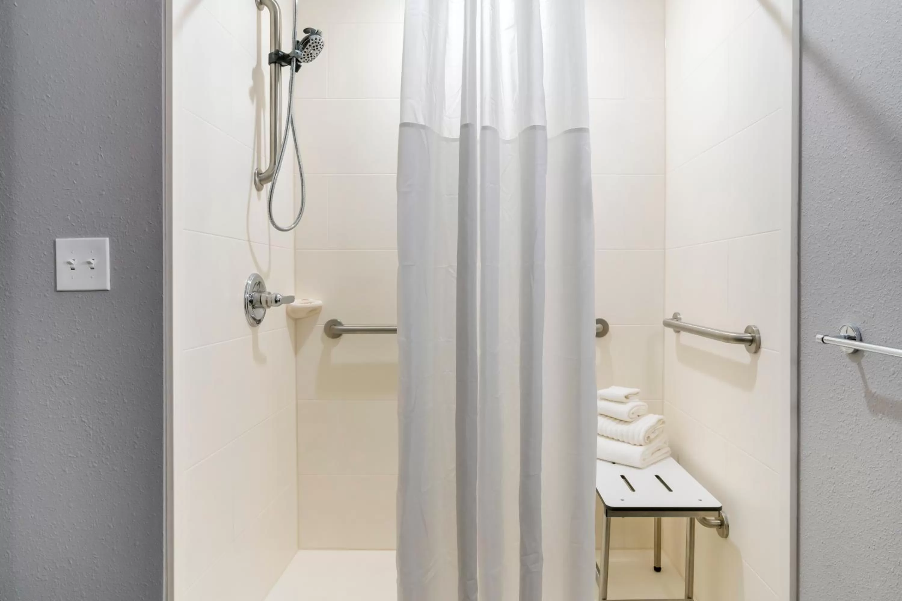 Shower in Comfort Suites Paducah Mall Area