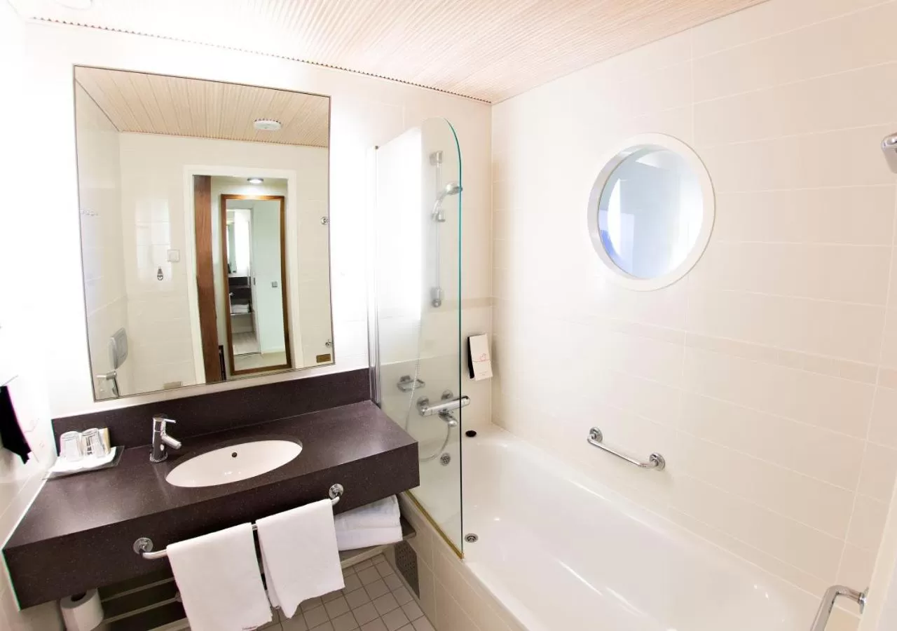 Bathroom in Original Sokos Hotel Alexandra Jyväskylä