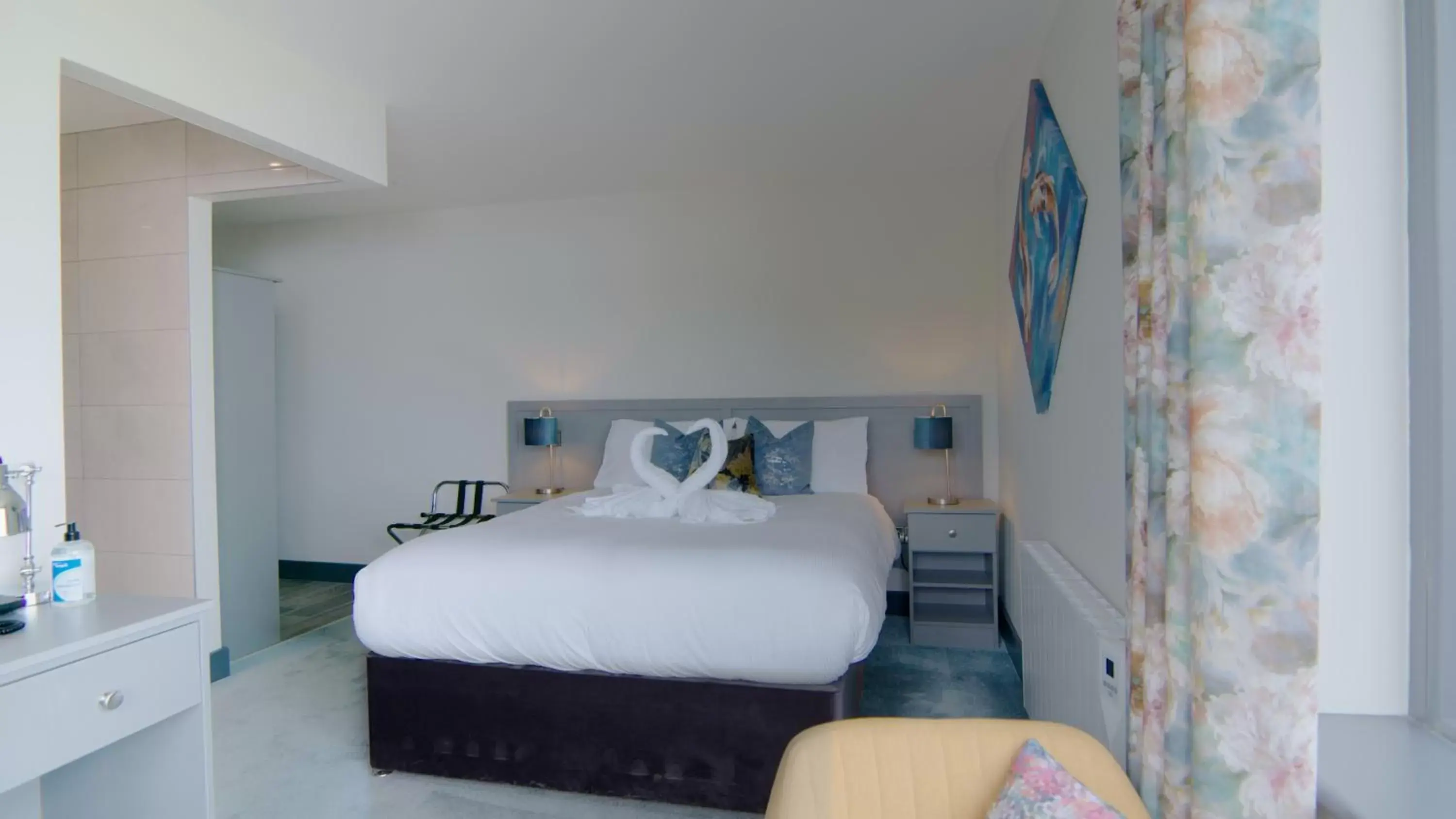 Deluxe Double Room with Sea View in The Saratoga Deluxe Double Room with Sea View in The Saratoga