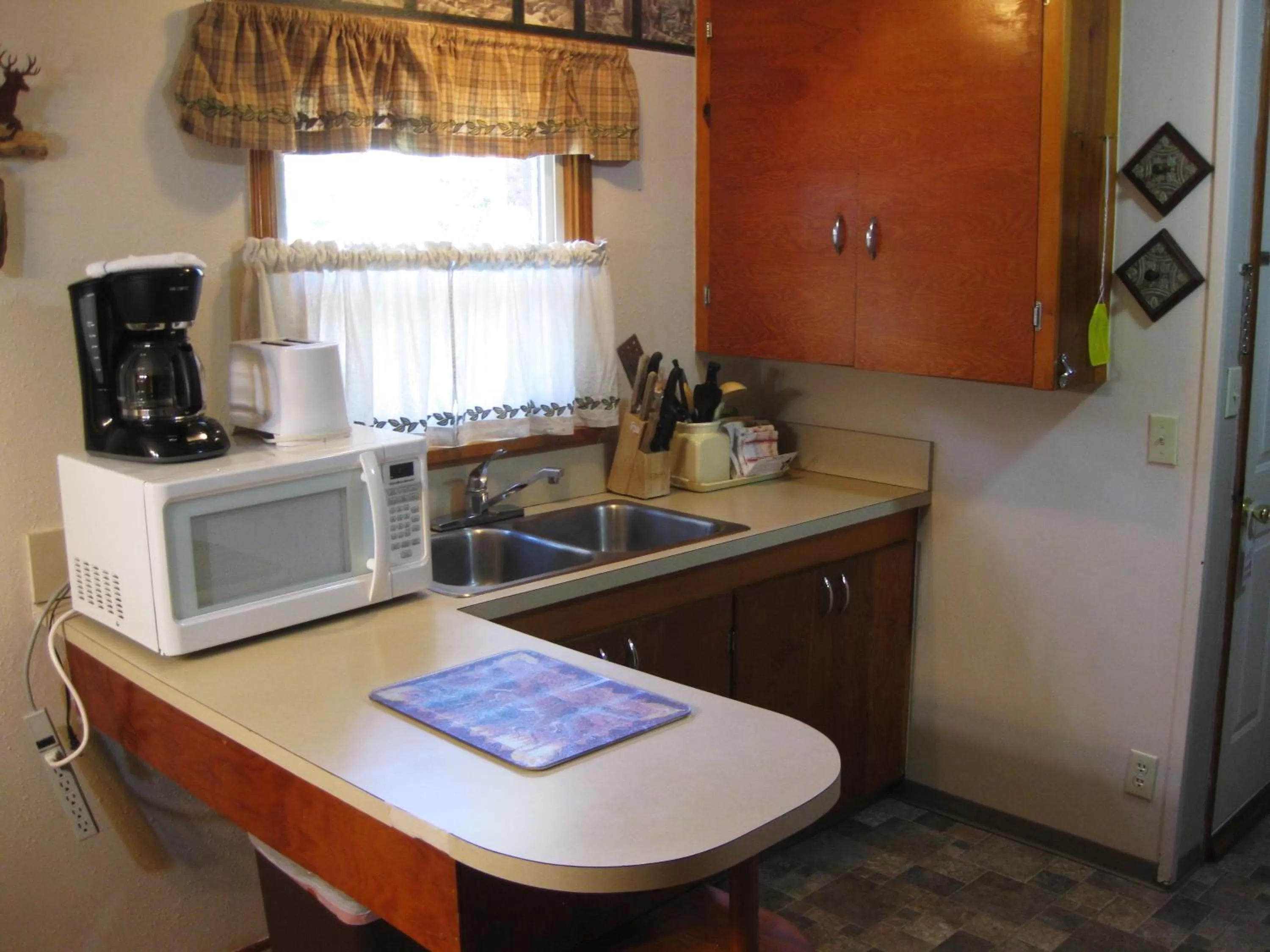 Kitchen or kitchenette in Eagle Cap Chalets