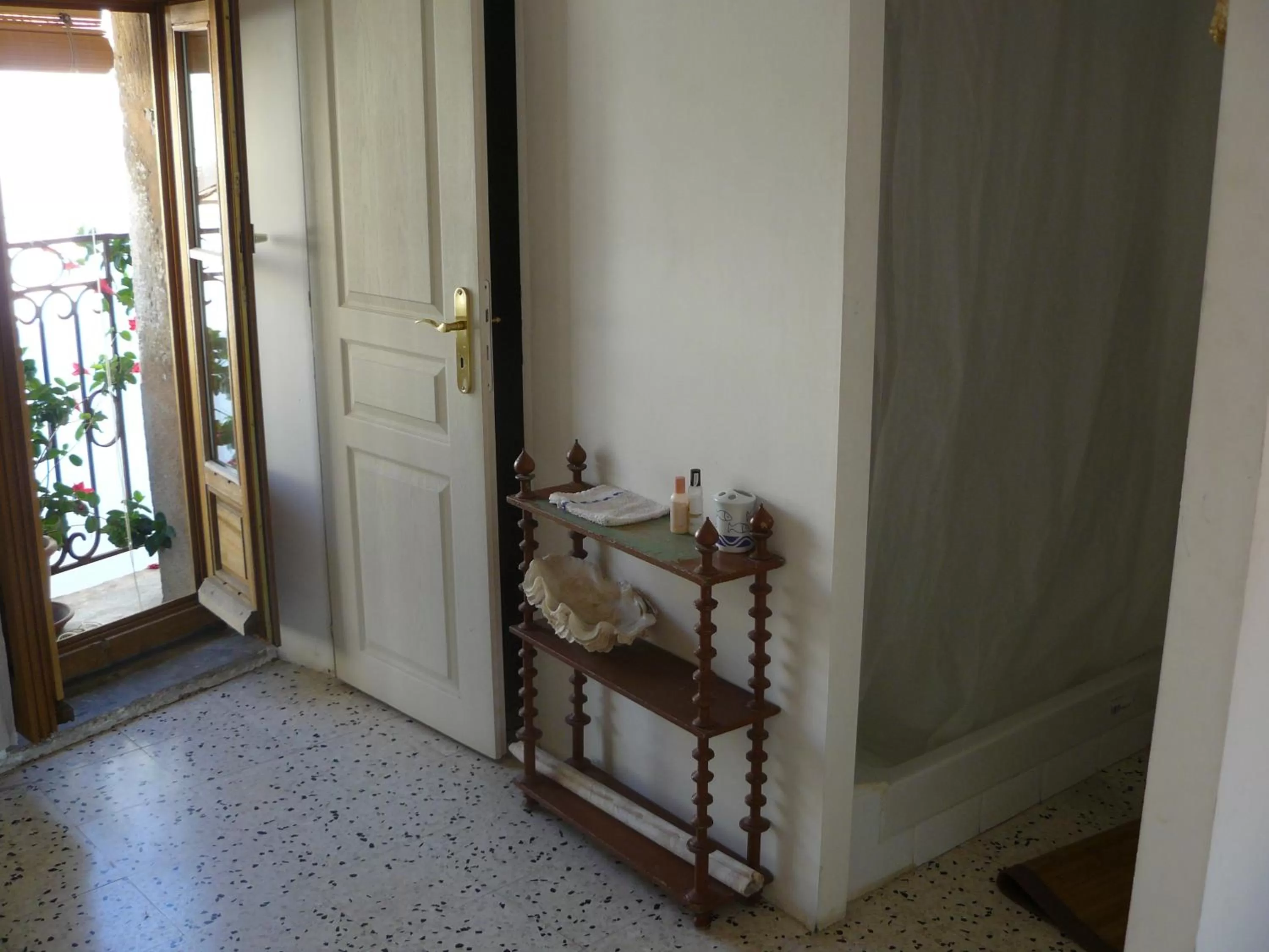 Decorative detail in Chambres d'Hôtes de Fleurus