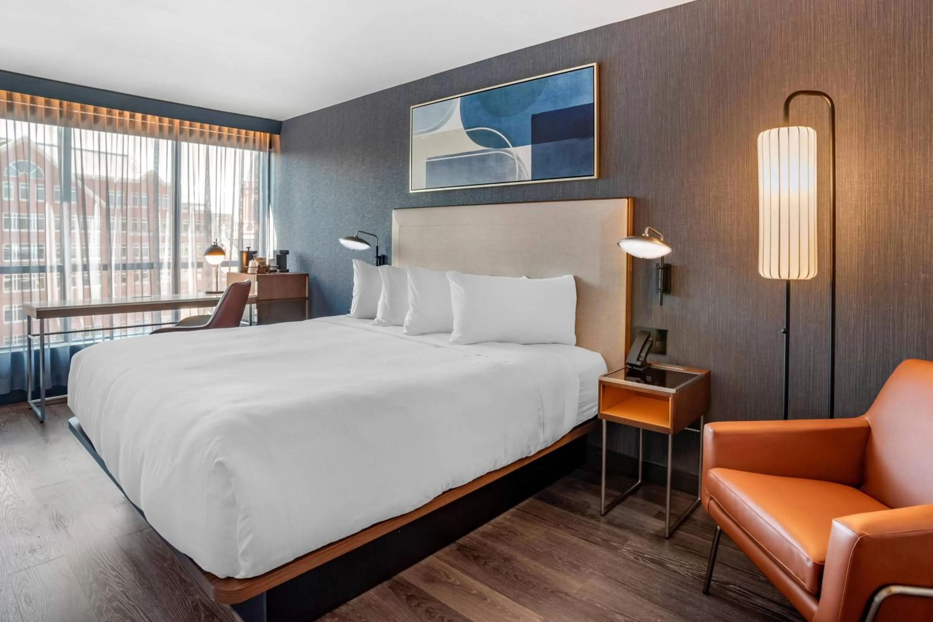 Photo of the whole room, Bed in Courtyard by Marriott Washington, DC Dupont Circle