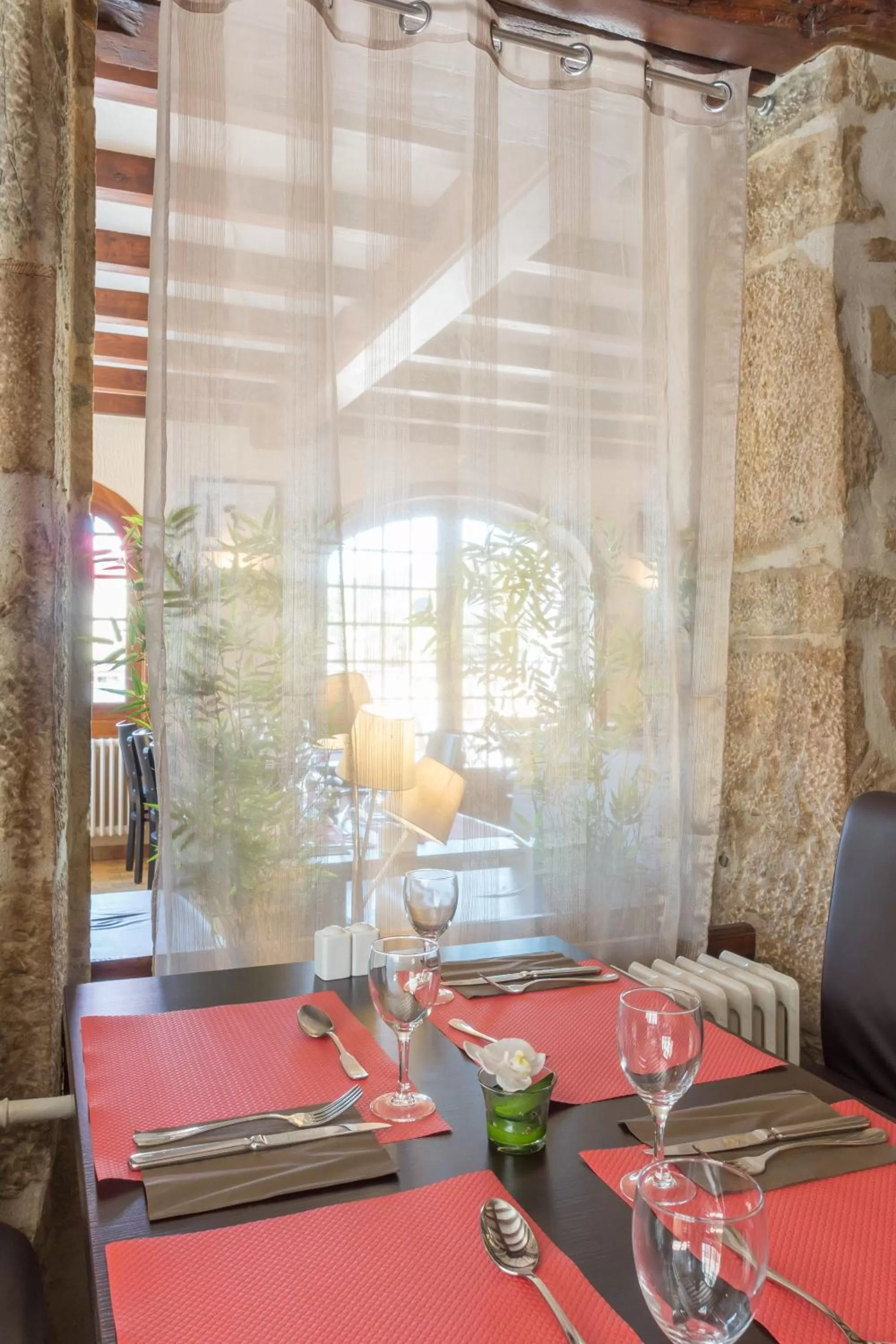 Restaurant/places to eat in Hotel Le Bourgogne