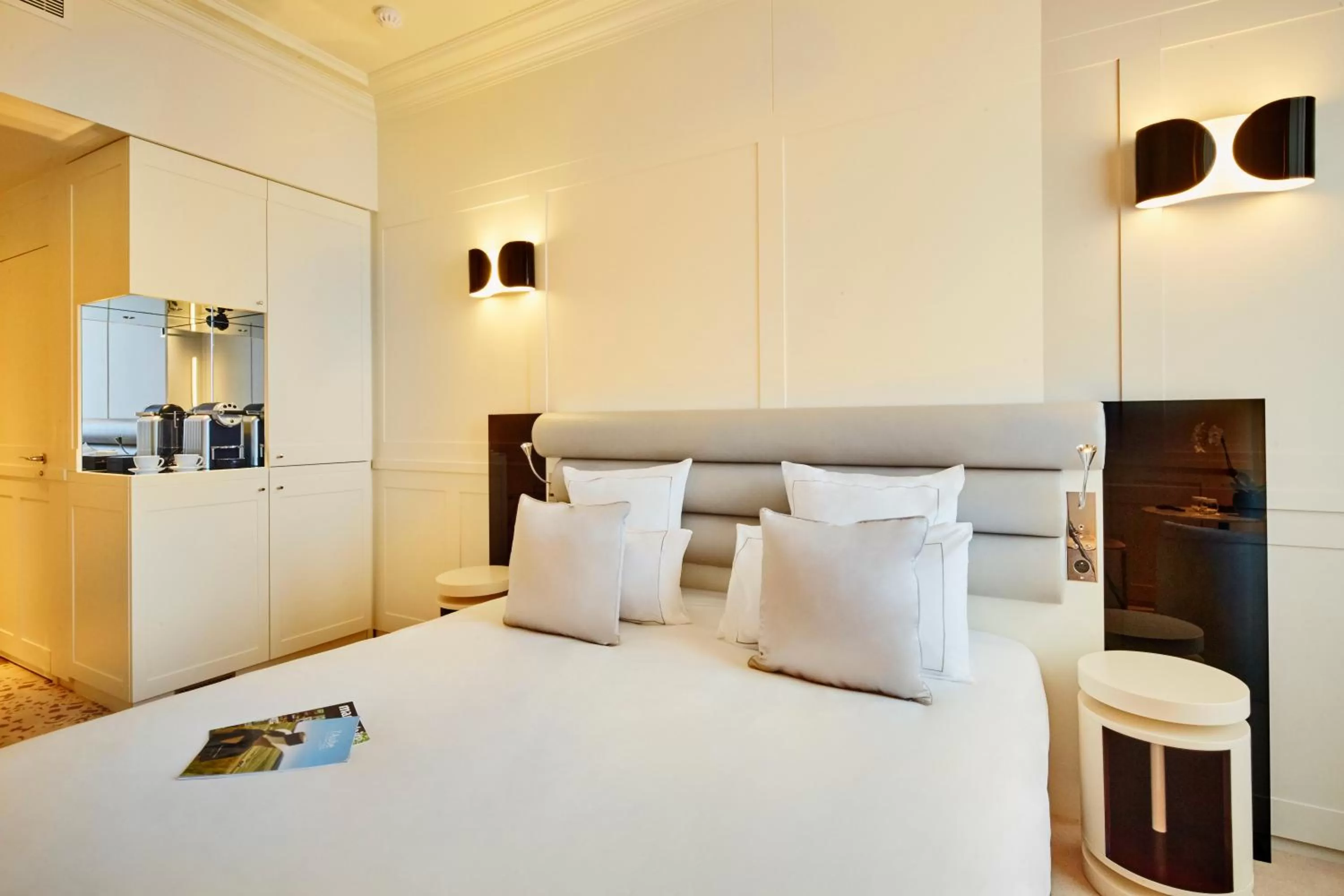 Bedroom, Bed in La Licorne Hotel & Spa Troyes - MGallery Collection