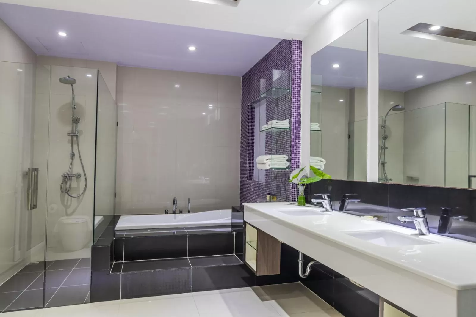 Bathroom in The L Resort, Krabi