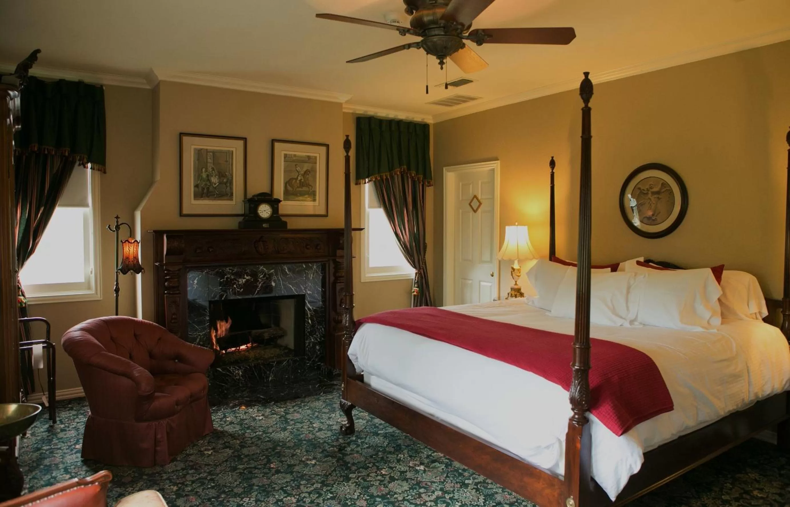 Photo of the whole room, Bed in The Sanford House Inn & Spa