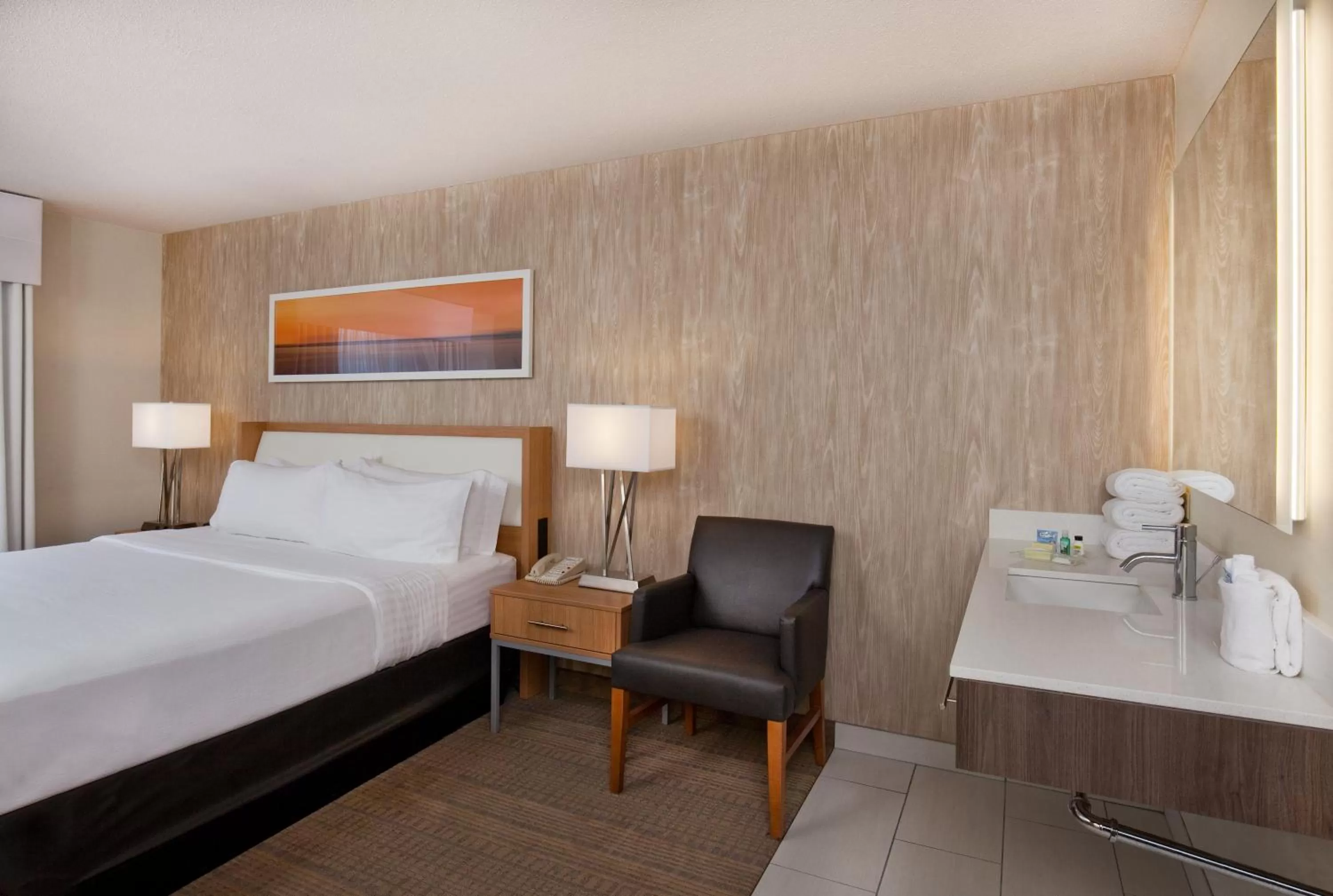 Bed in Holiday Inn Little Rock-Presidential-Downtown by IHG