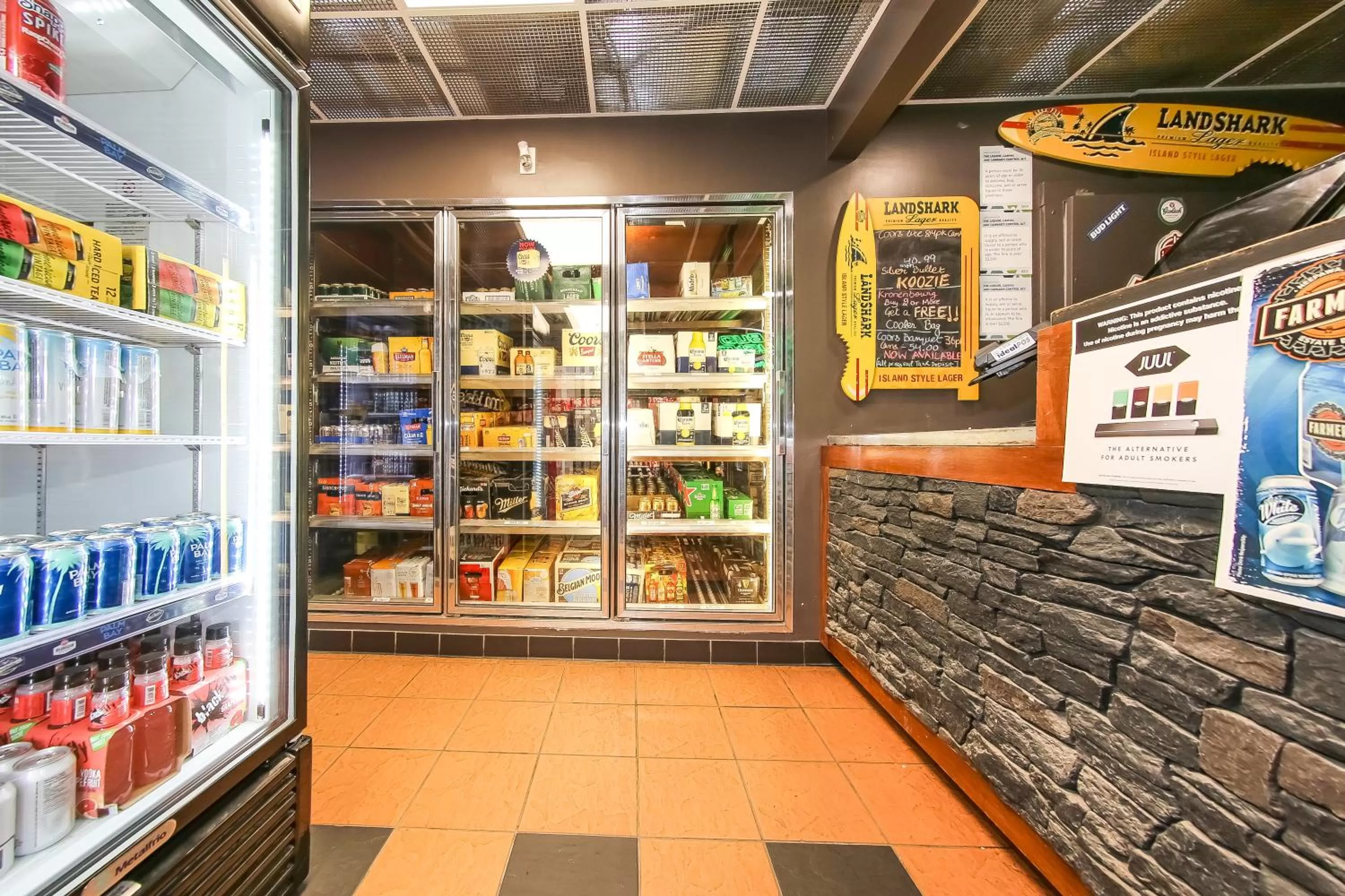 Area and facilities in Howard Johnson by Wyndham Winnipeg West