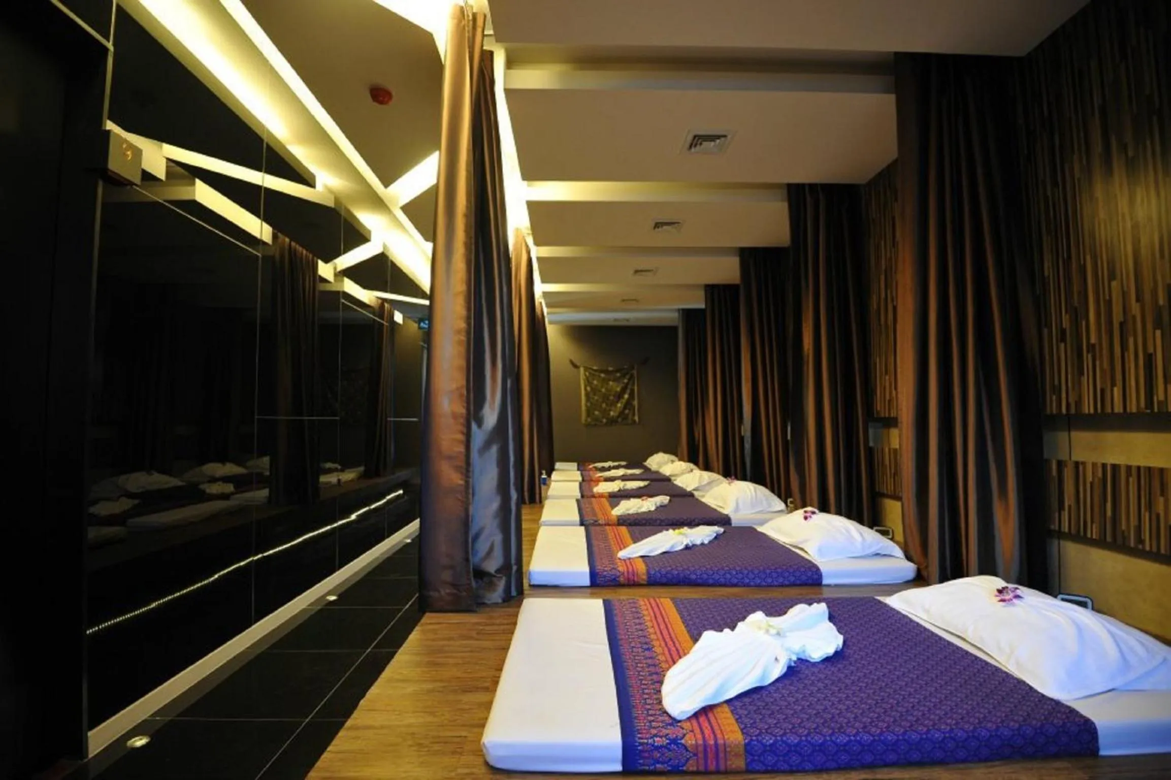 Massage in C & N Resort and Spa - SHA Extra Plus