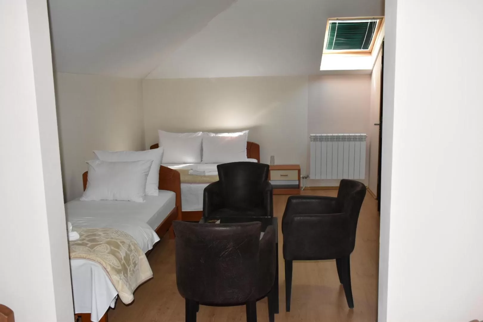 Bed in OSTROG Aparthotel KOLIBA-VLASTNIŠTVO MANASTIRA OSTROG