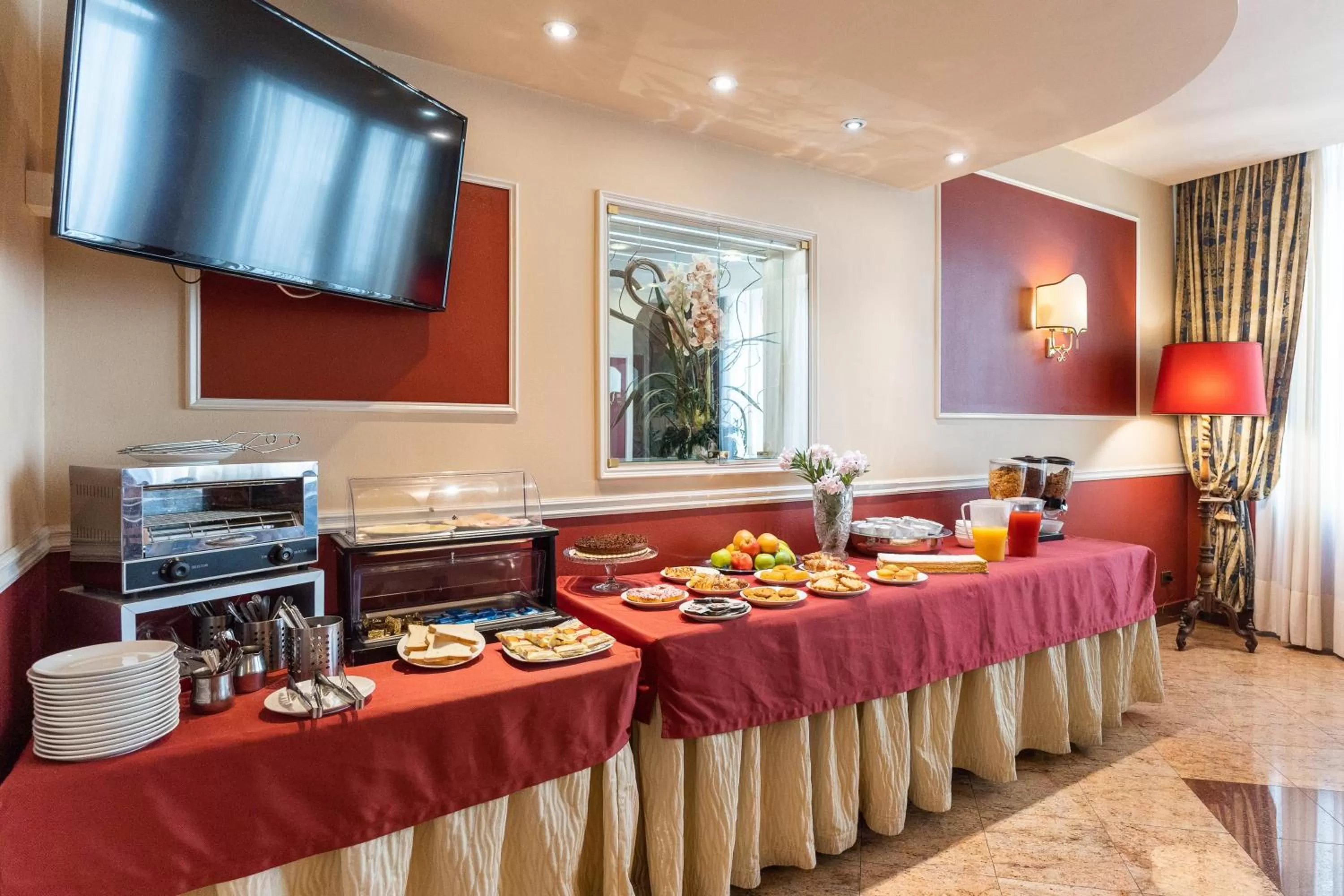 Breakfast in Hotel Garda