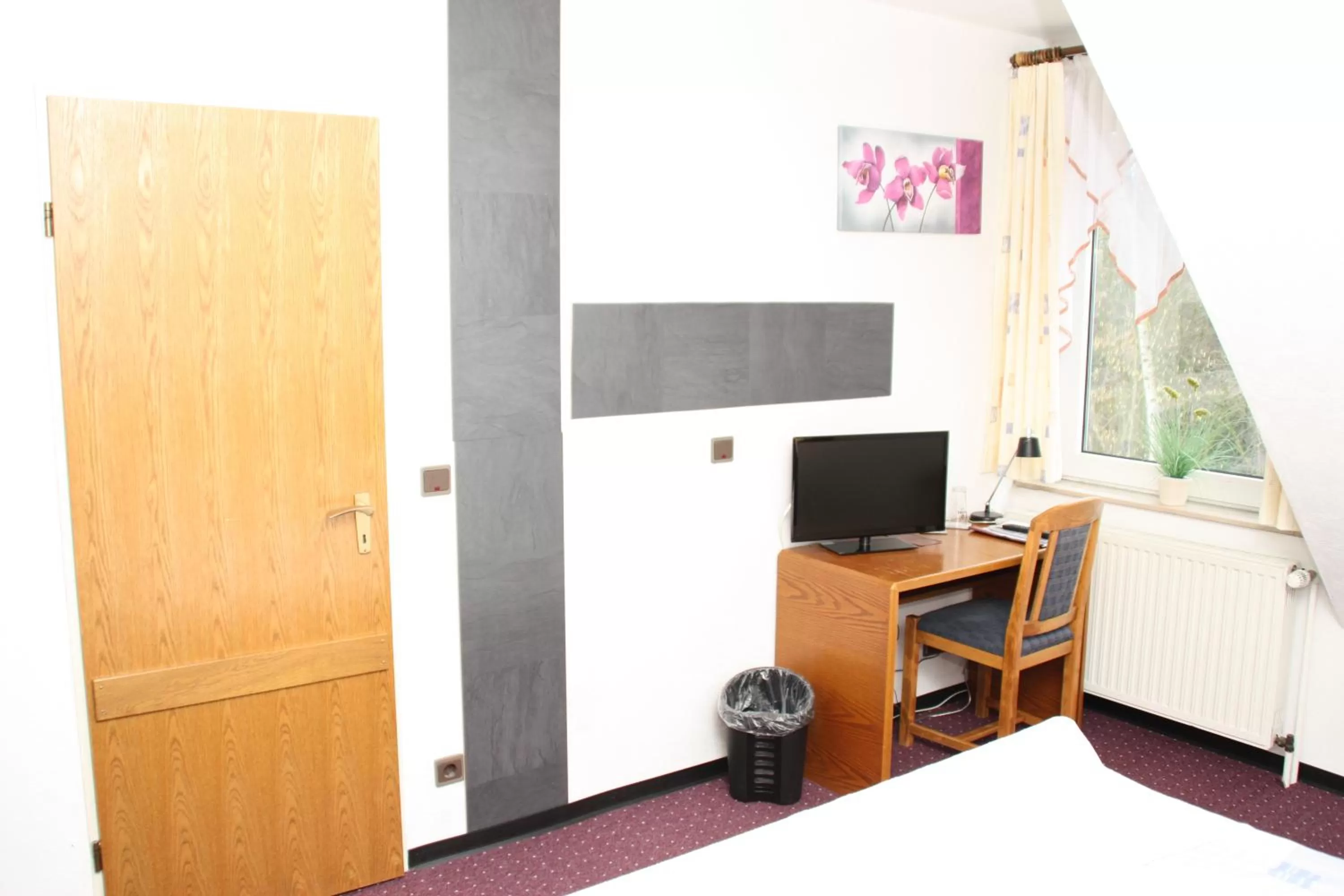 Photo of the whole room, TV/Entertainment Center in Landhaus Riedel