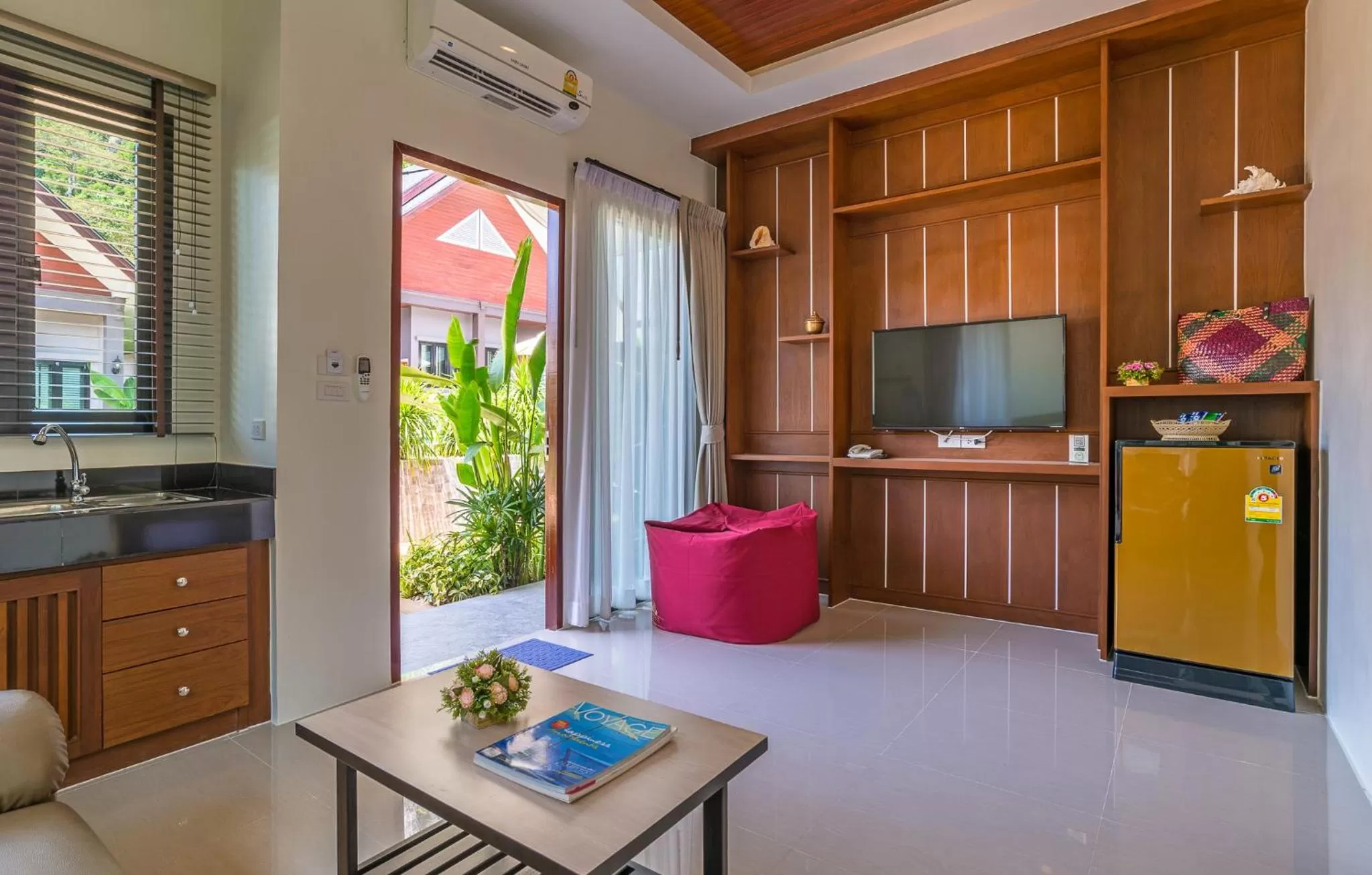 Communal lounge/ TV room in The Scene Cliff View Villas