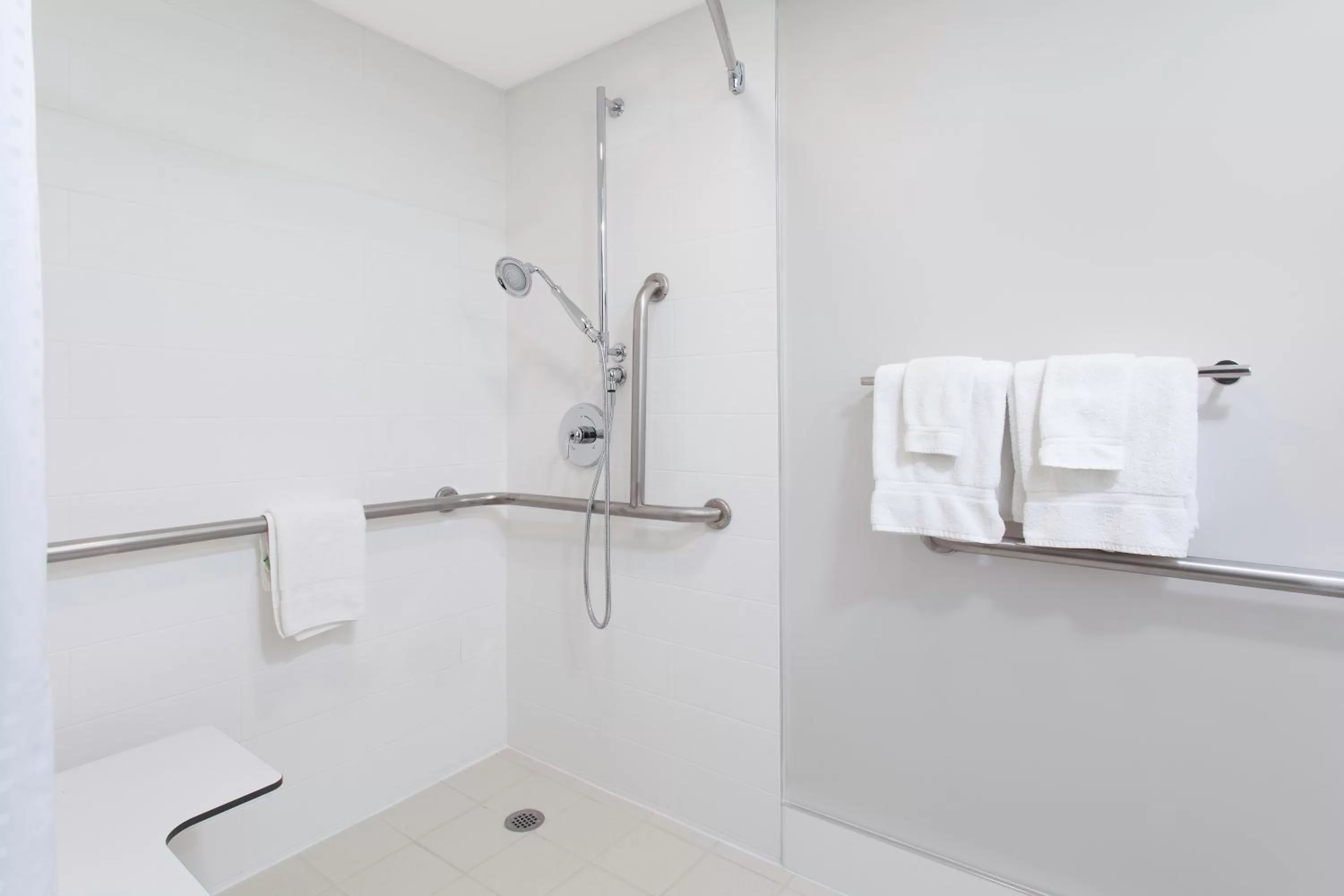 Photo of the whole room in Holiday Inn Express & Suites Mississauga-Toronto Southwest by IHG