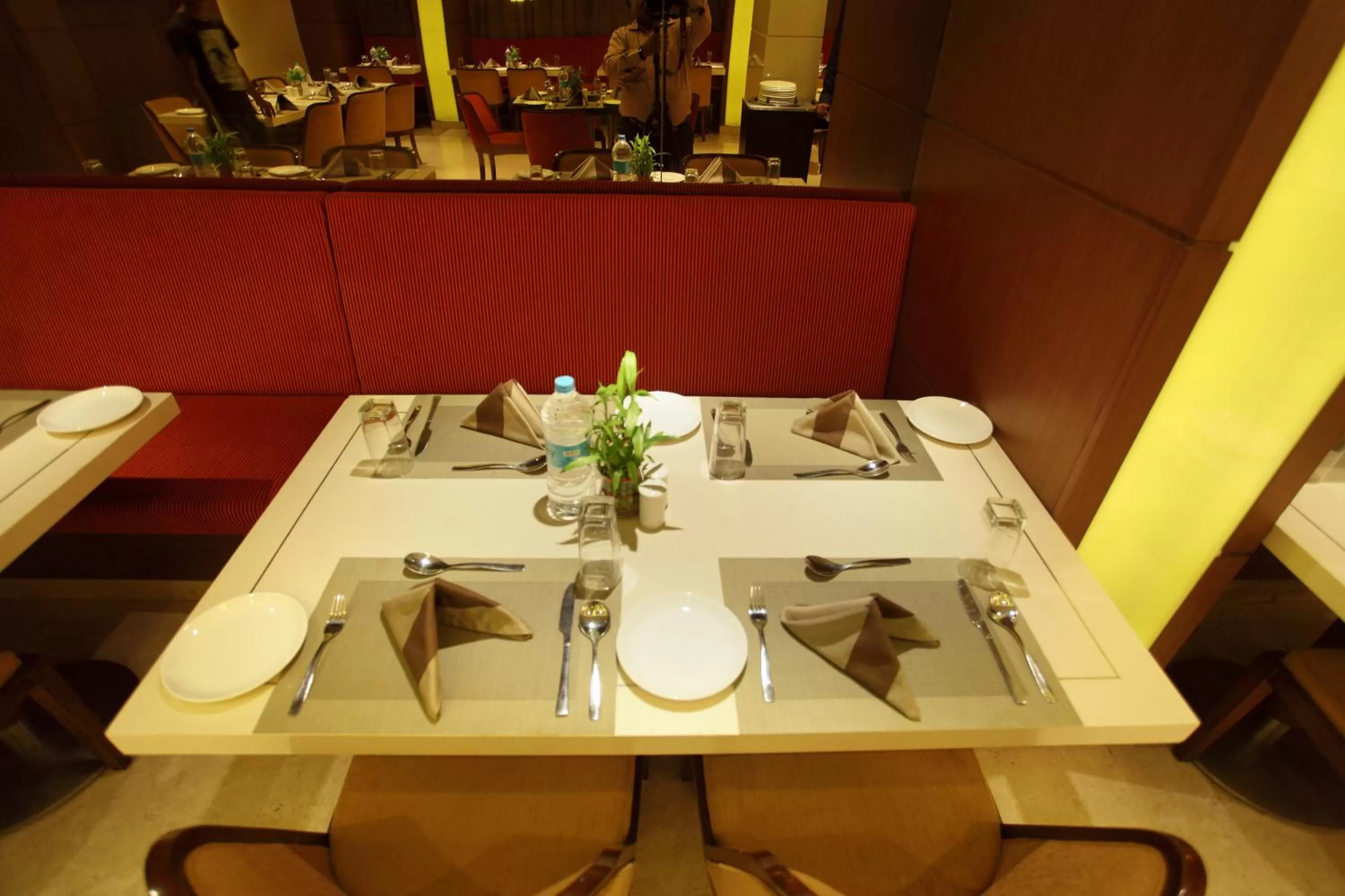 Restaurant/places to eat in Comfort Inn Legacy