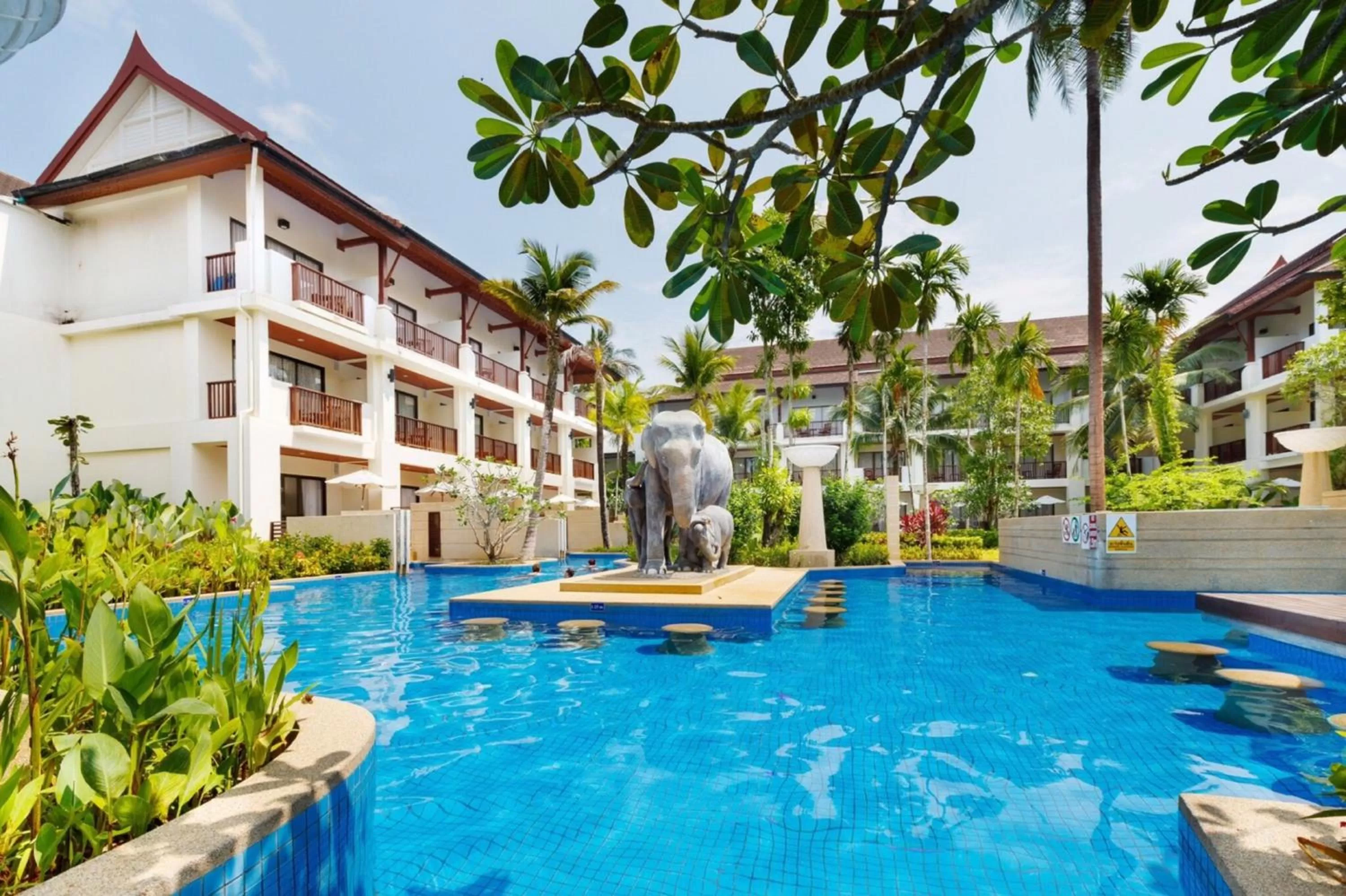 Swimming pool in Apsara Beachfront Resort & Villa