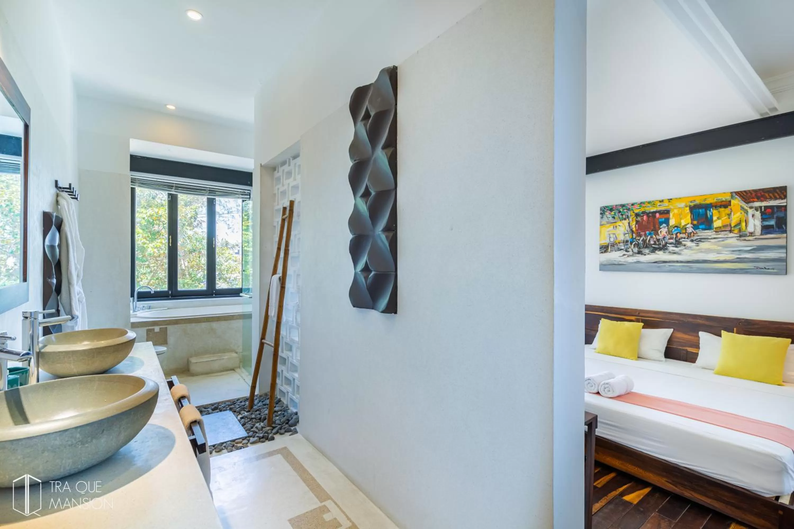 Bathroom in Tra Que Mansion