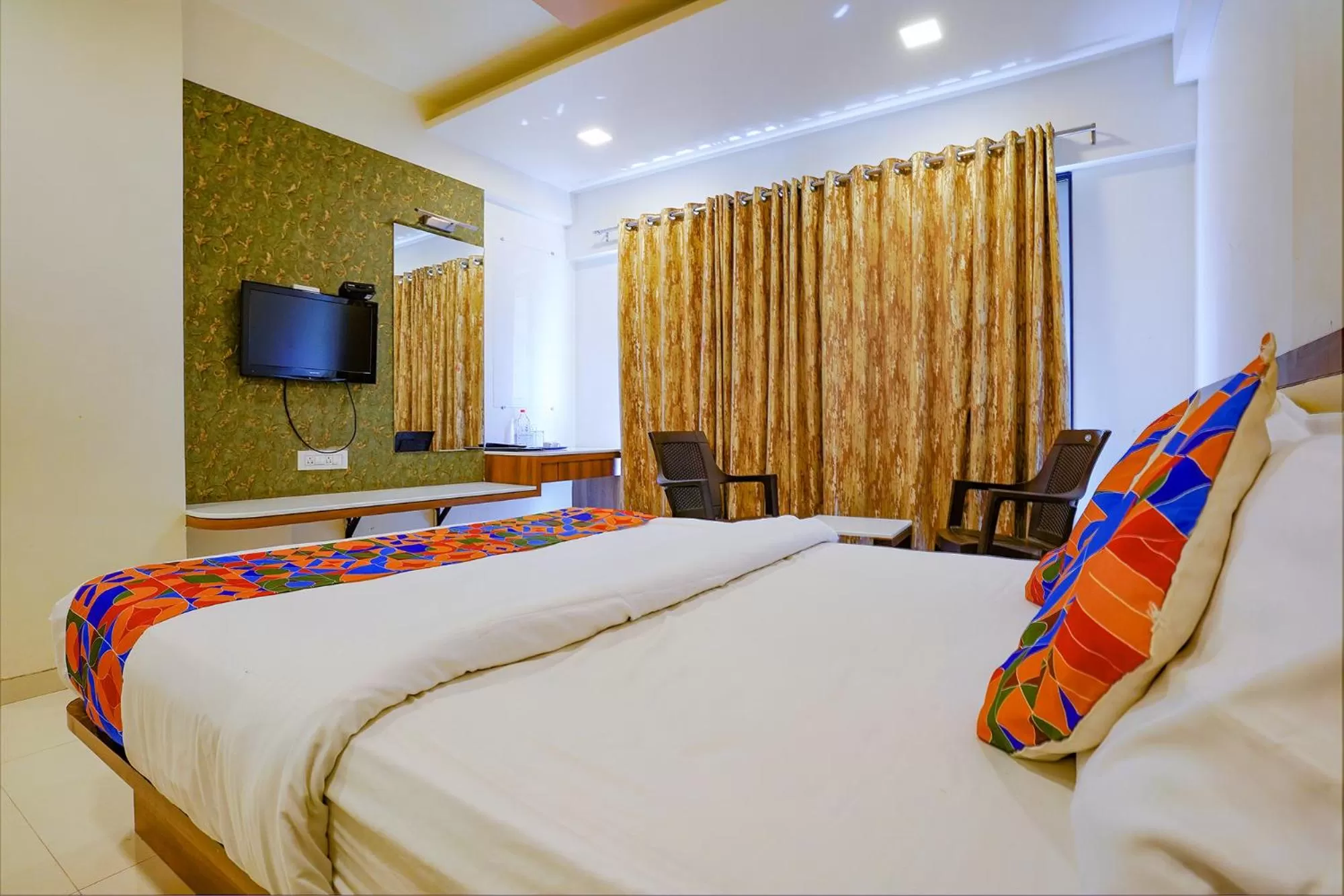 TV and multimedia, Bed in FabHotel Ramjis Residency
