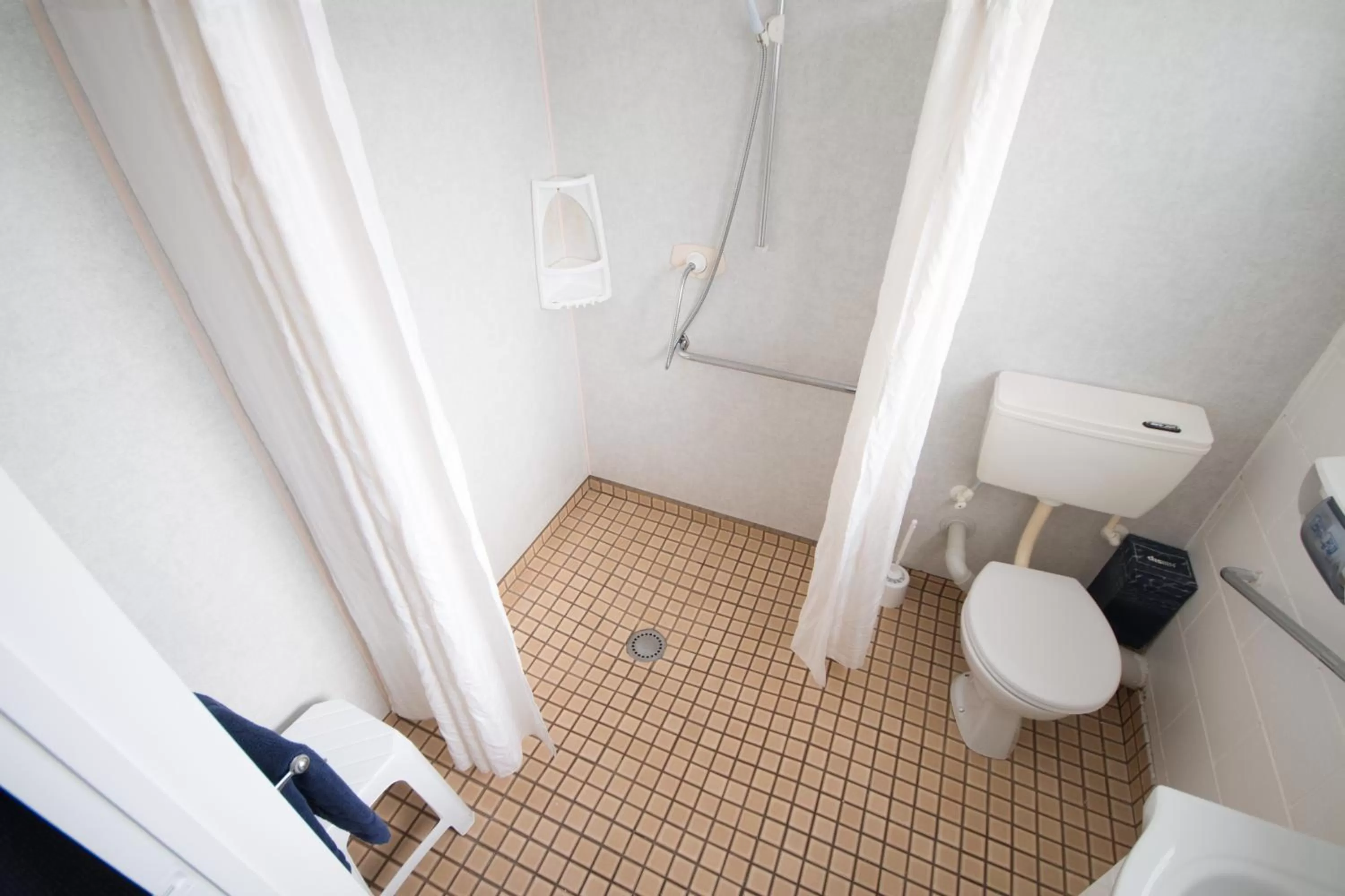 Toilet in Alpha Motor Inn