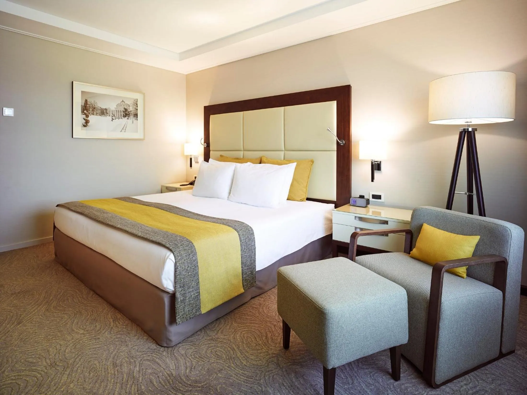 Photo of the whole room, Bed in Crowne Plaza Bucharest by IHG