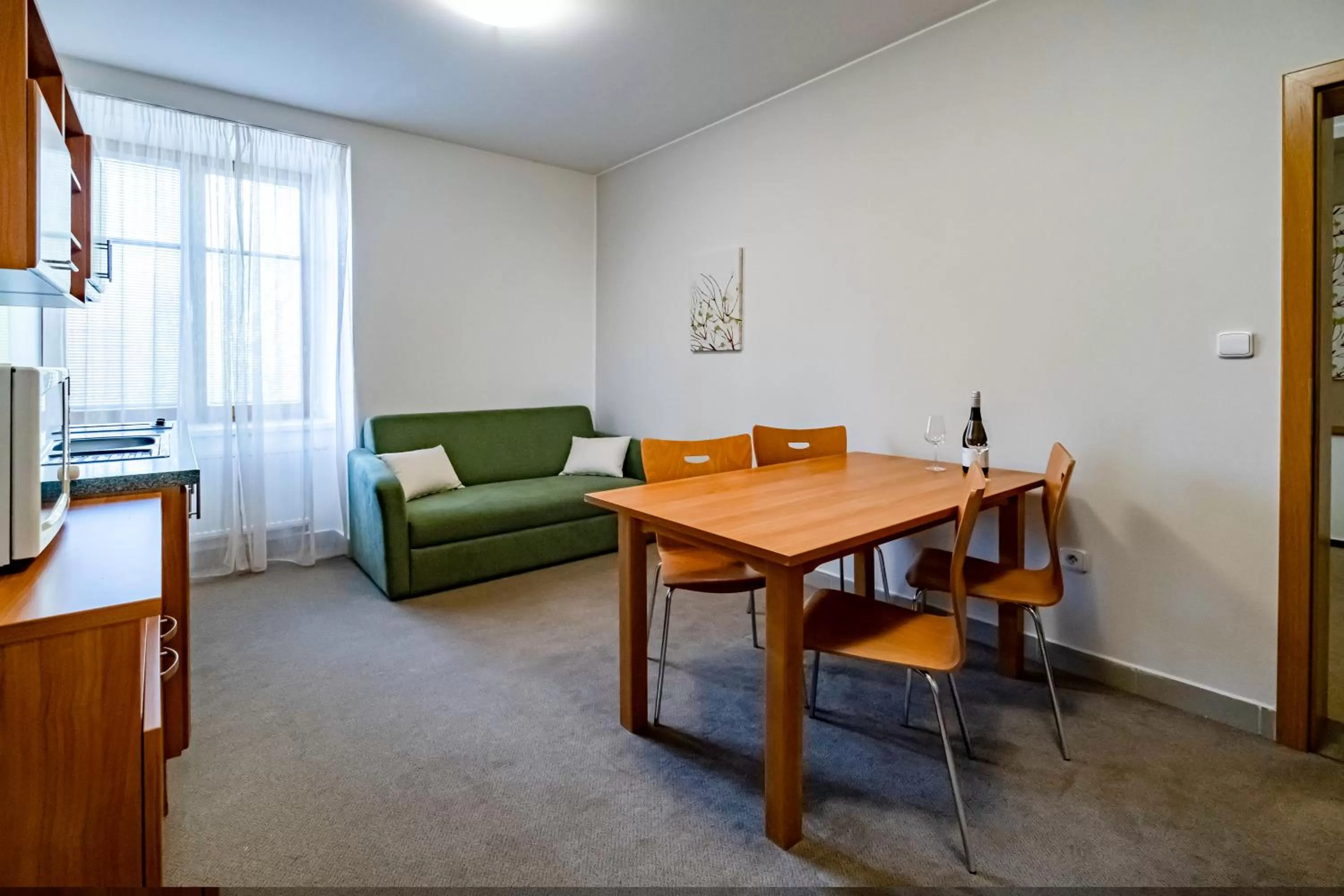Dining Area in Relax Hotel Stork