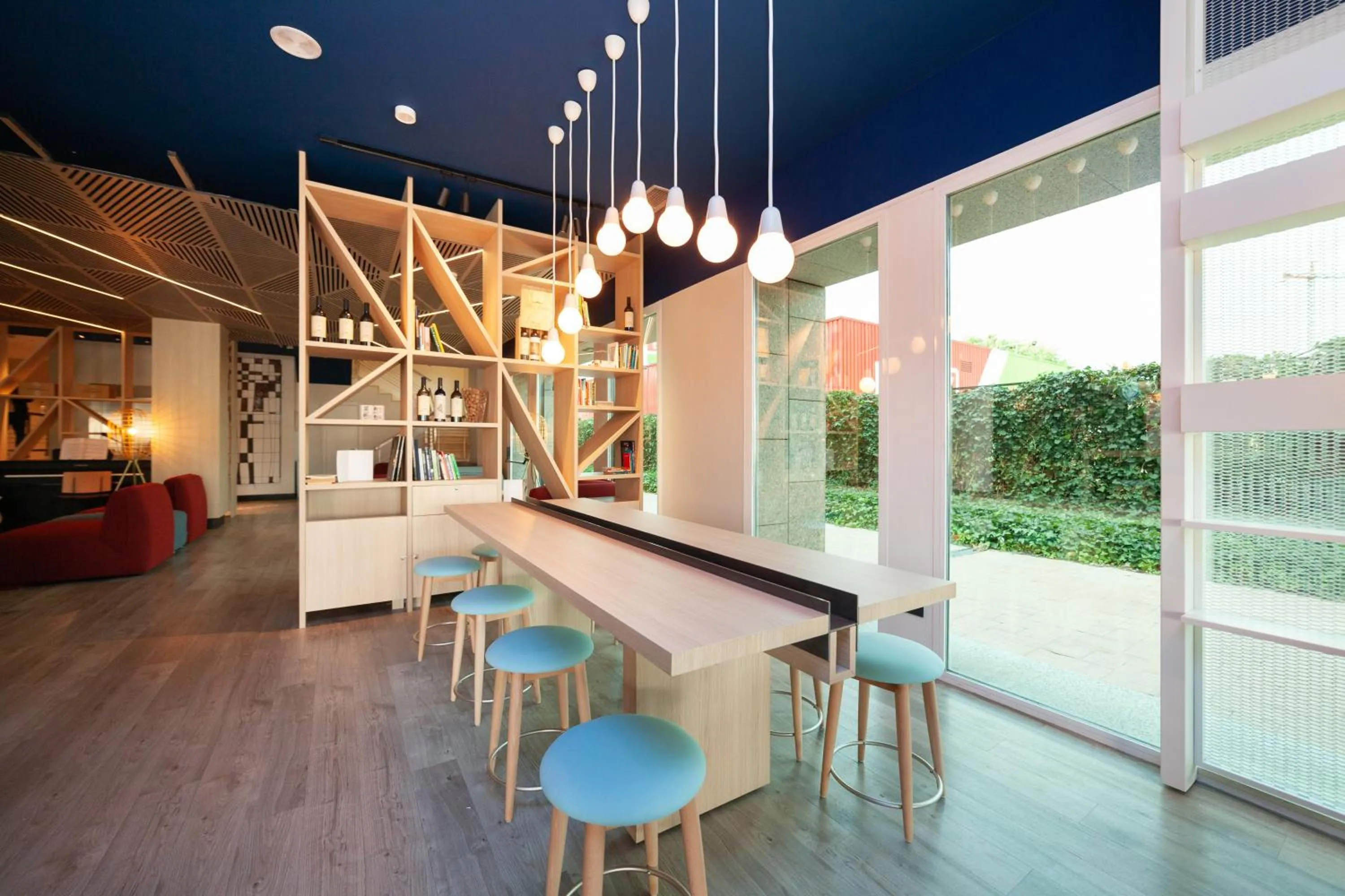 Lobby or reception in Ibis Alcala de Henares La Garena