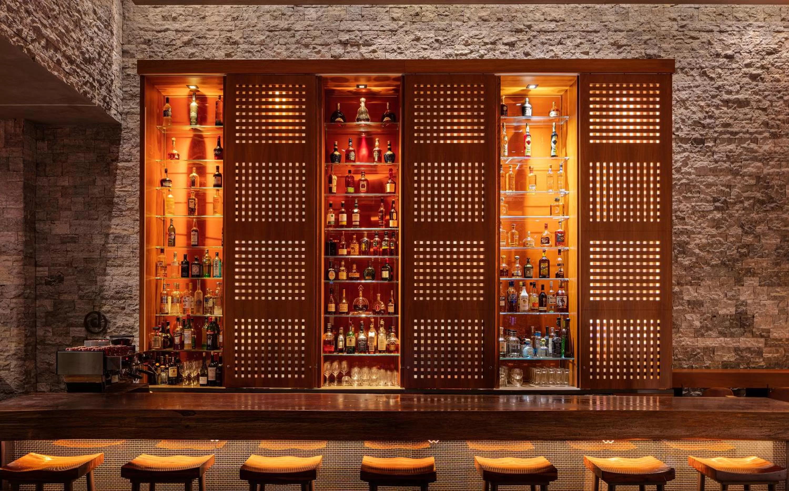 Restaurant/places to eat in EAST Miami