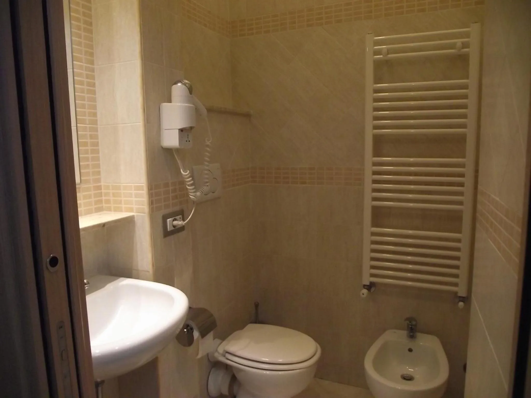 Bathroom in Hotel Elide