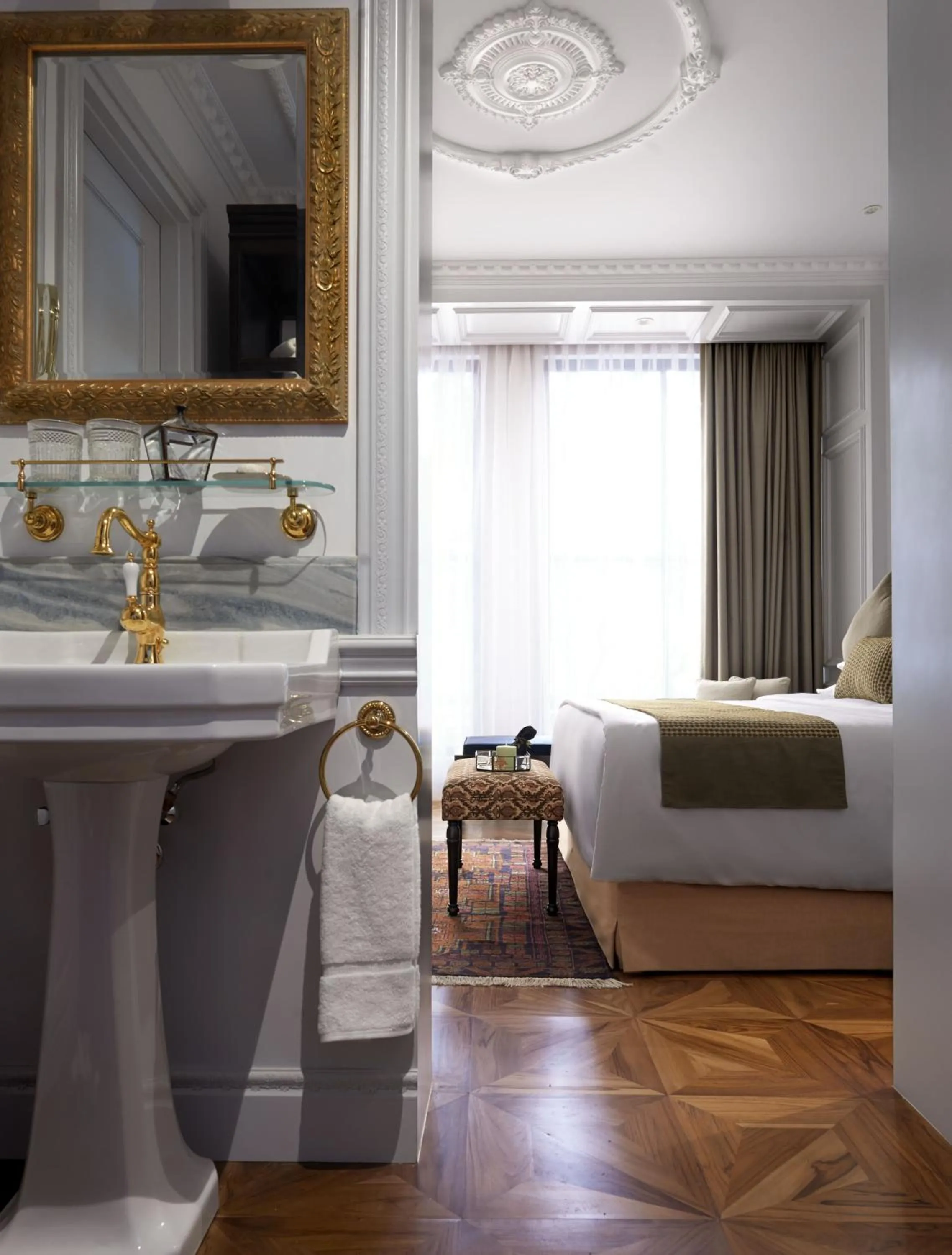 Bedroom in The Gunawarman