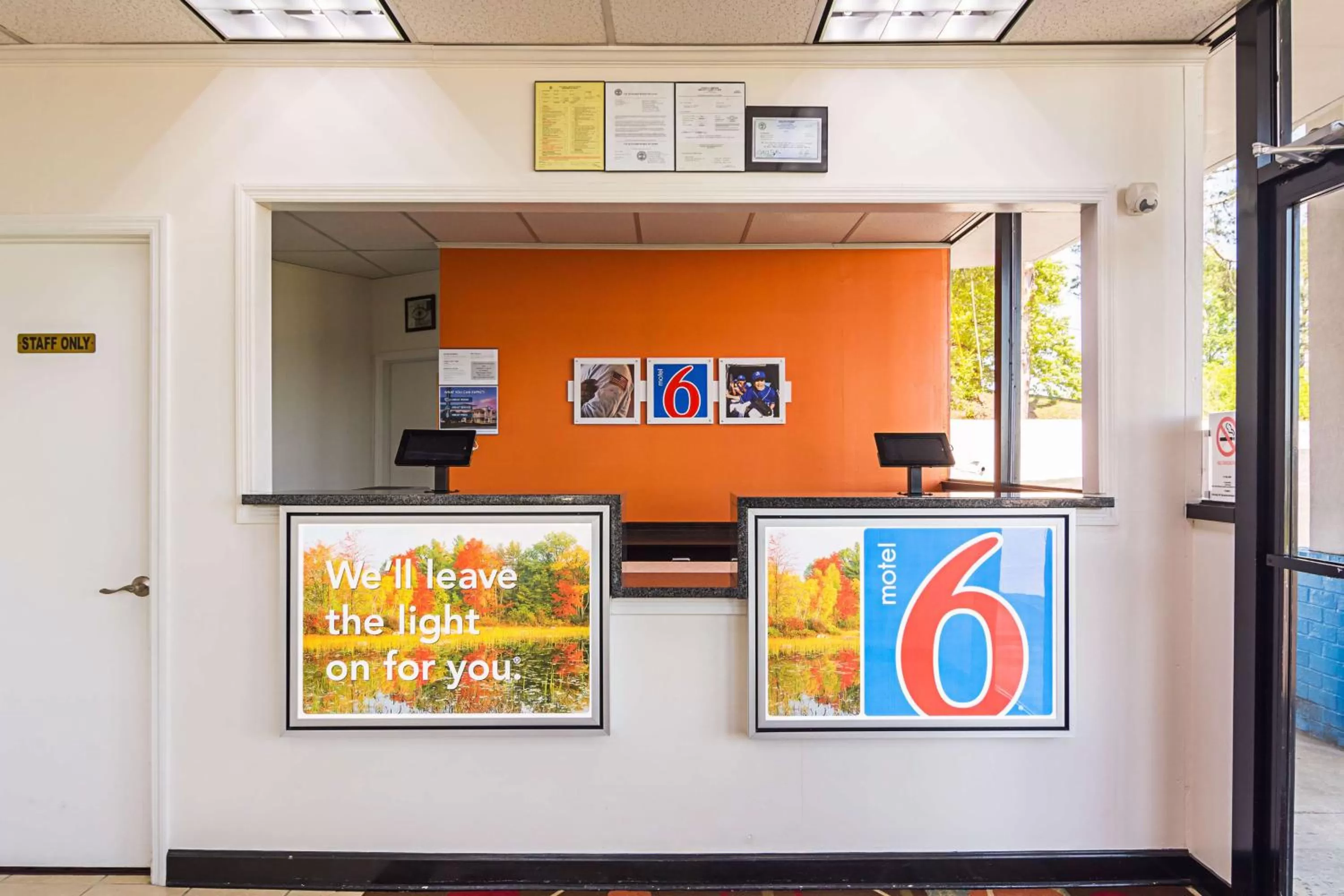 Property logo or sign in Motel 6-Cleveland, TN