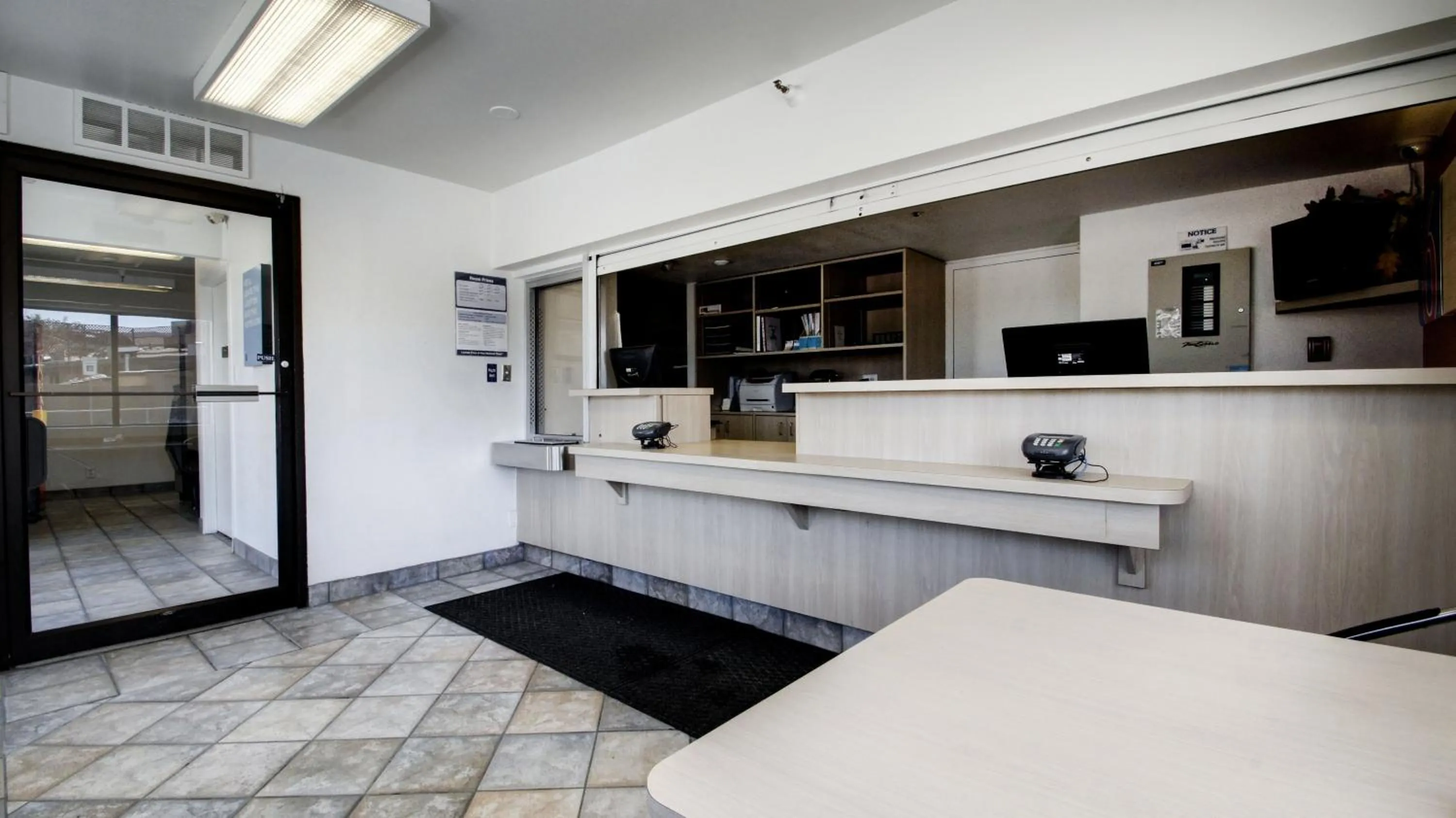 Lobby or reception in Motel 6-Woods Cross, UT - Salt Lake City - North