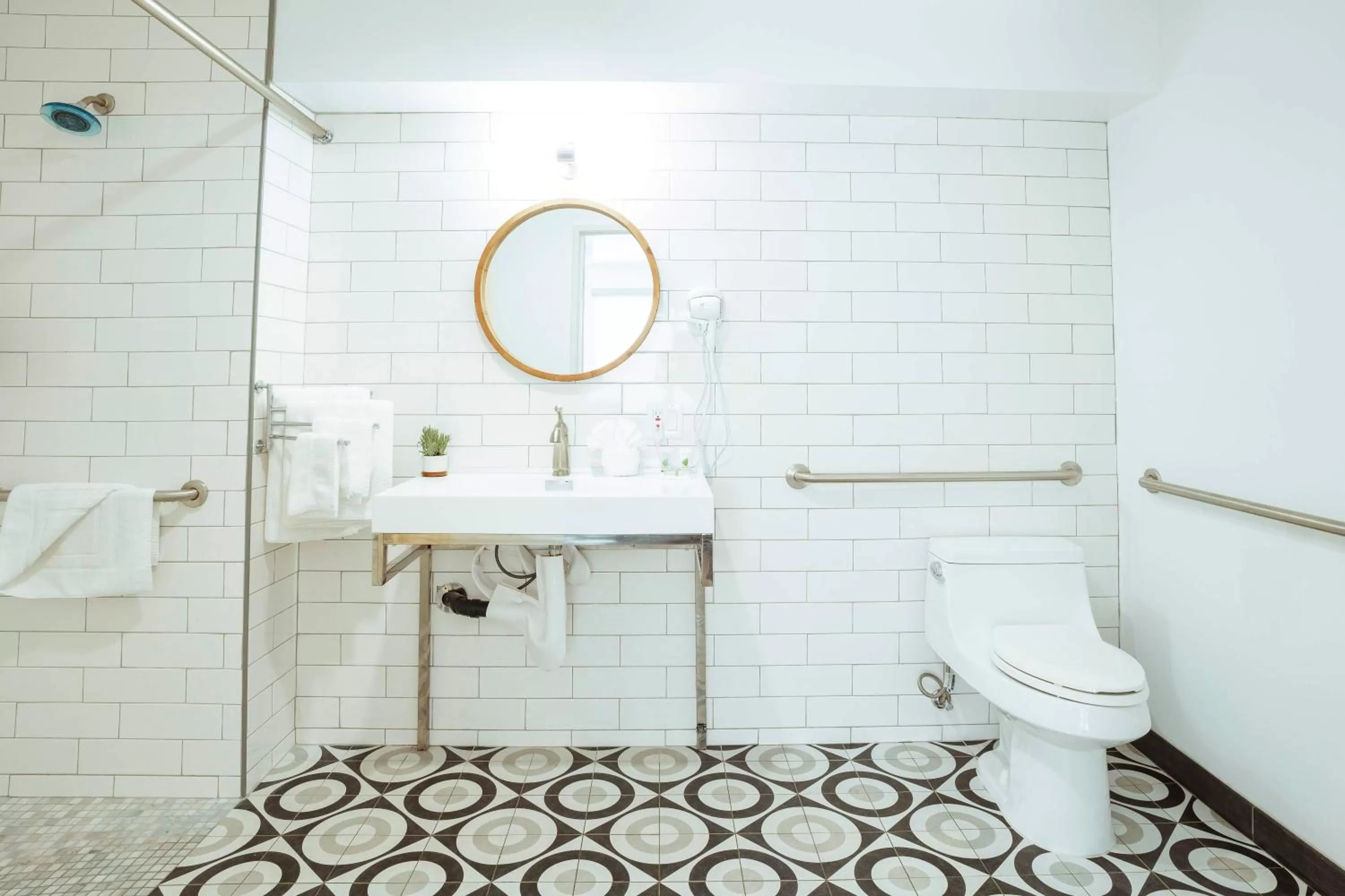 The Belmont Shore Inn