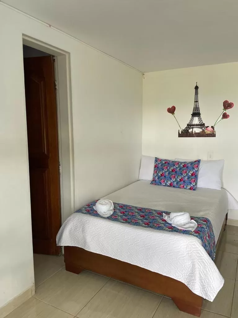 Bed in Paradise Lake Finca Hotel