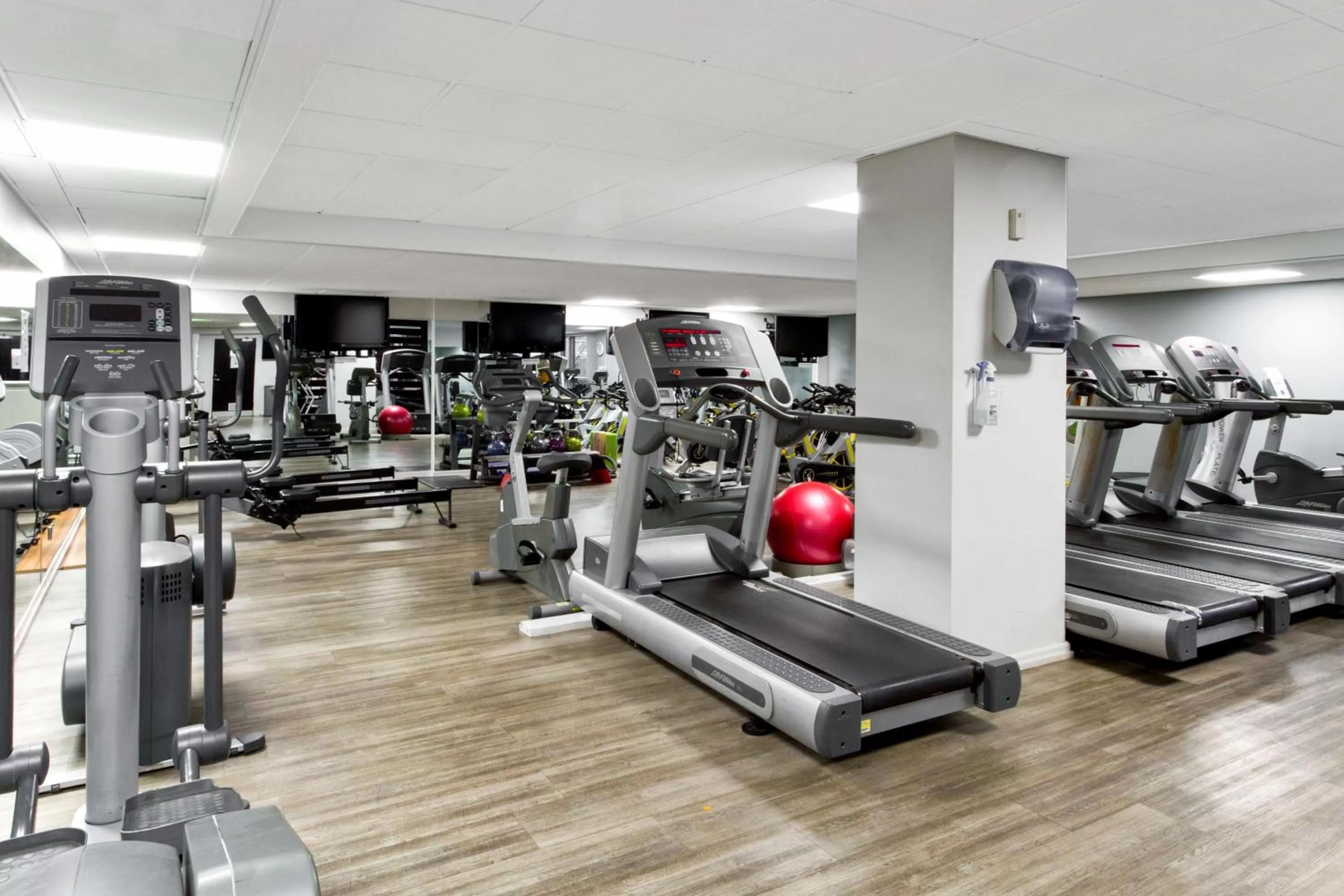 Fitness centre/facilities in Radisson Blu Manchester Airport