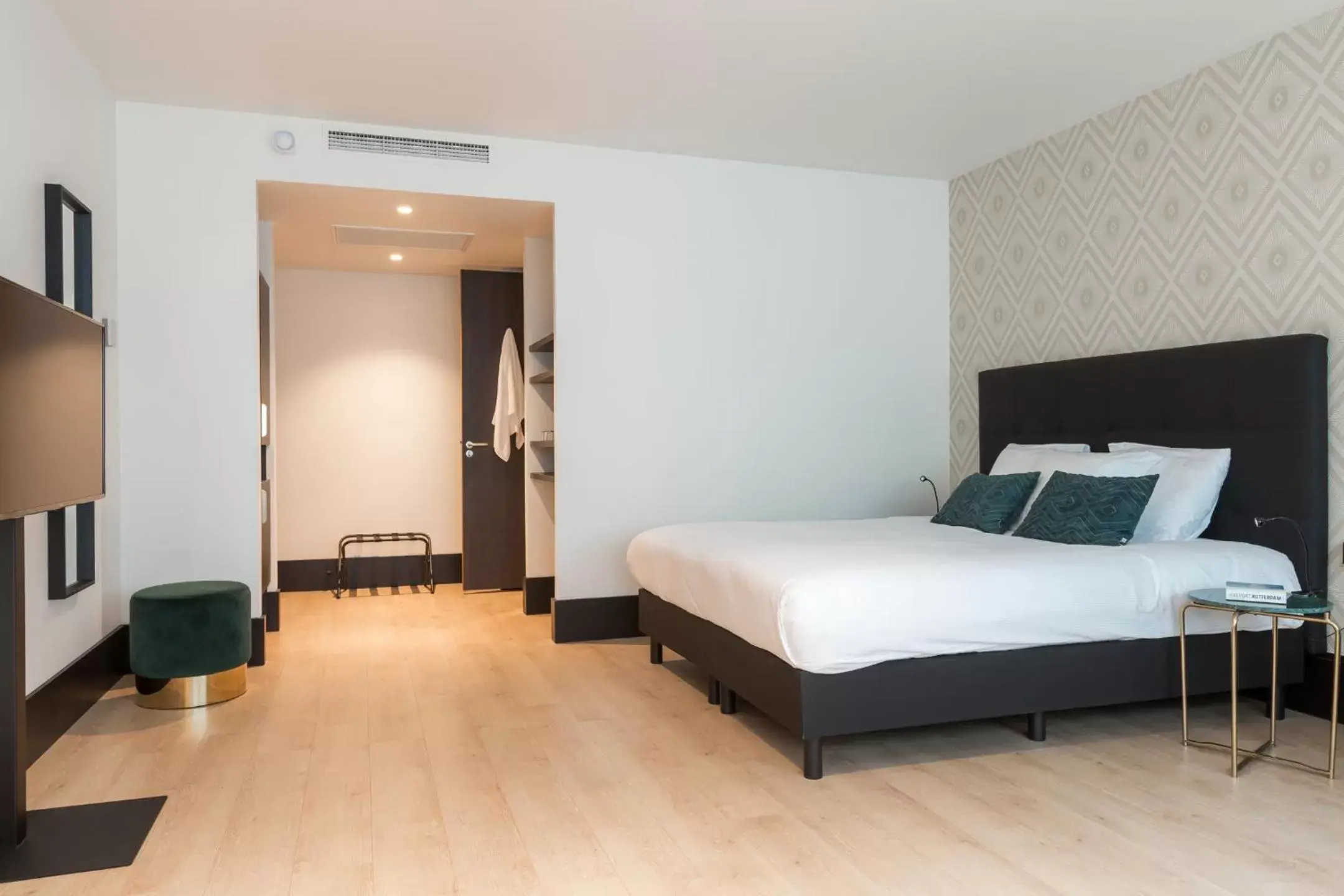 Comfort Double Room Plus in The James Rotterdam Comfort Double Room Plus in The James Rotterdam