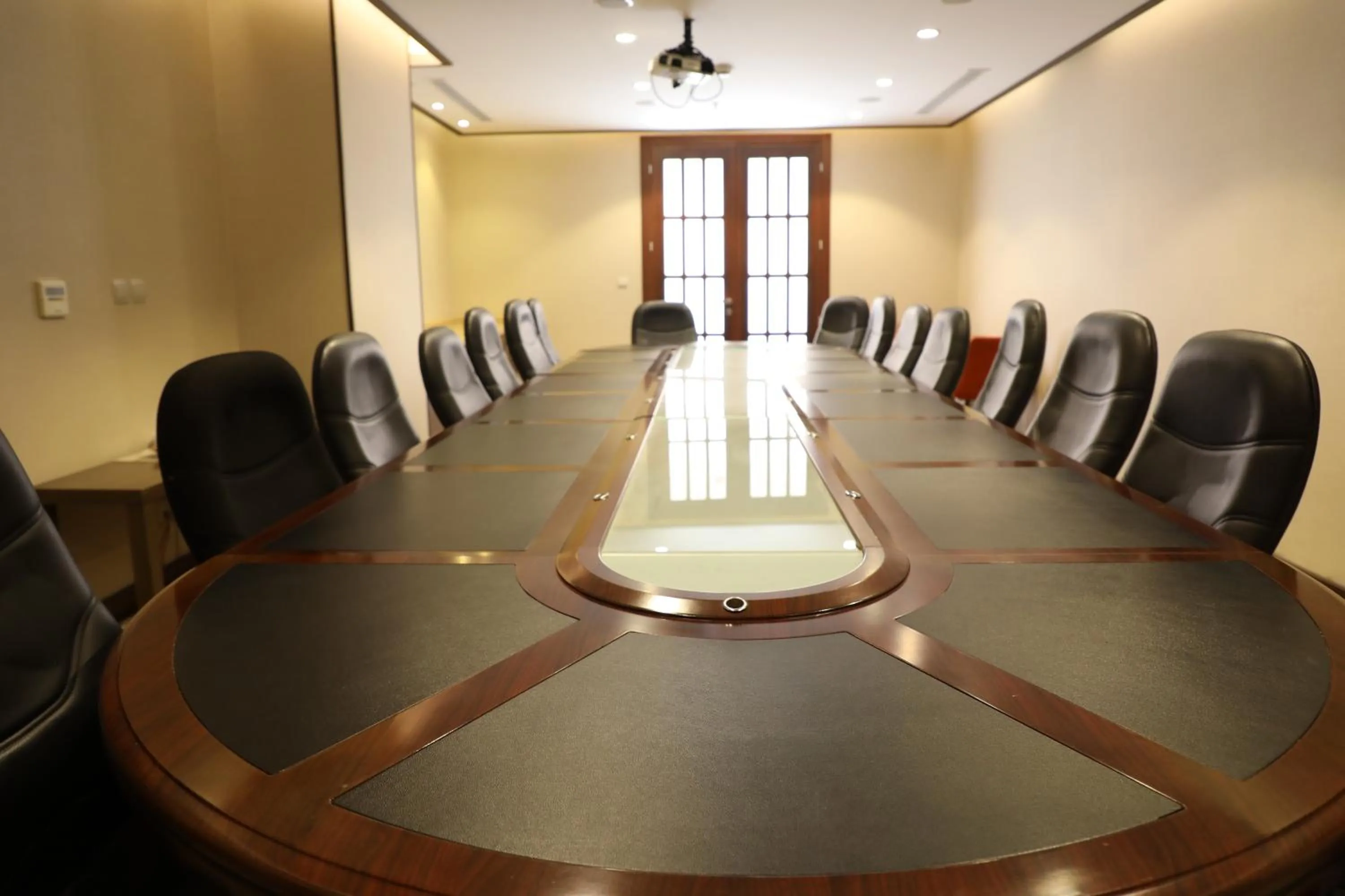 Meeting/conference room in Diwan Residence Hotel- Alsalamah