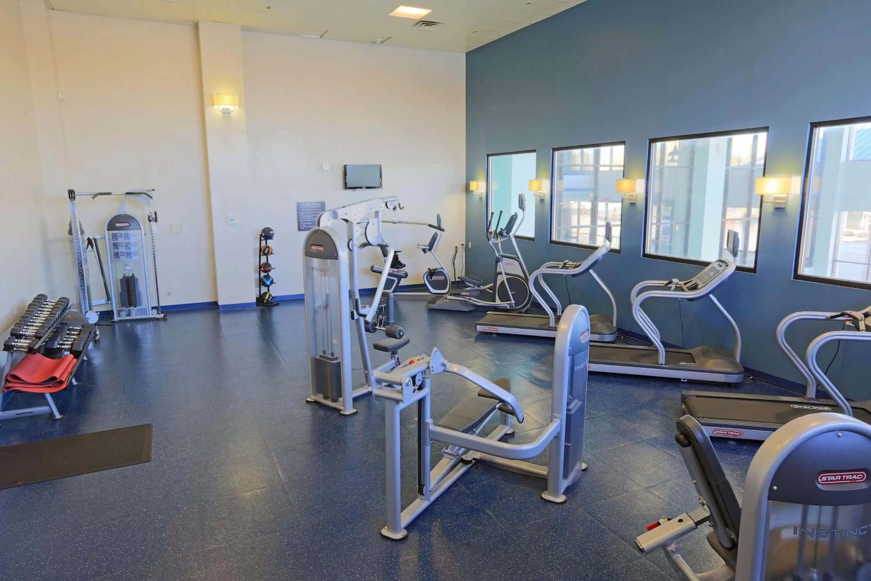 Fitness centre/facilities in Wyndham Garden Kenosha Harborside