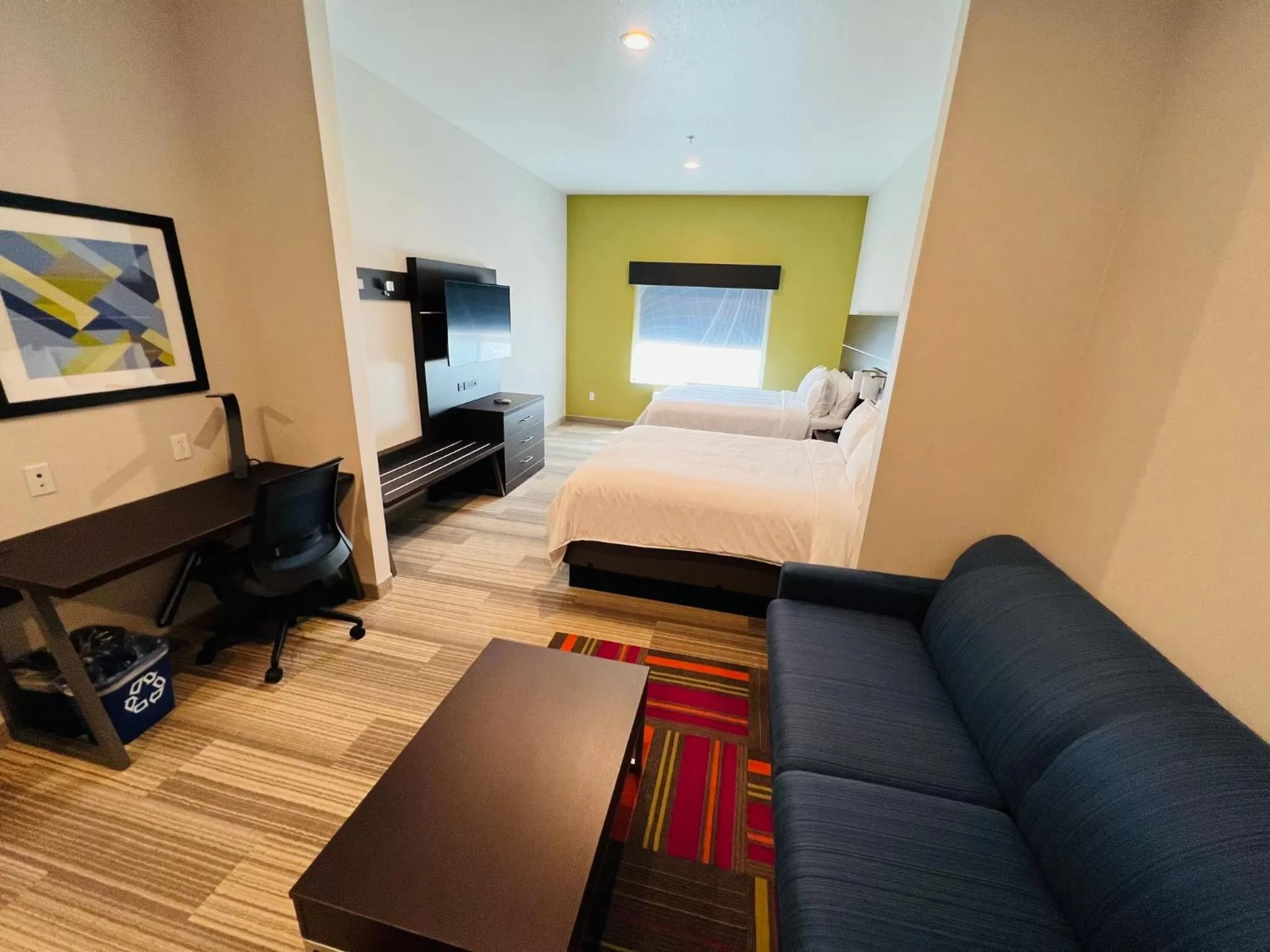 Photo of the whole room, Bed in Holiday Inn Express & Suites Salinas by IHG