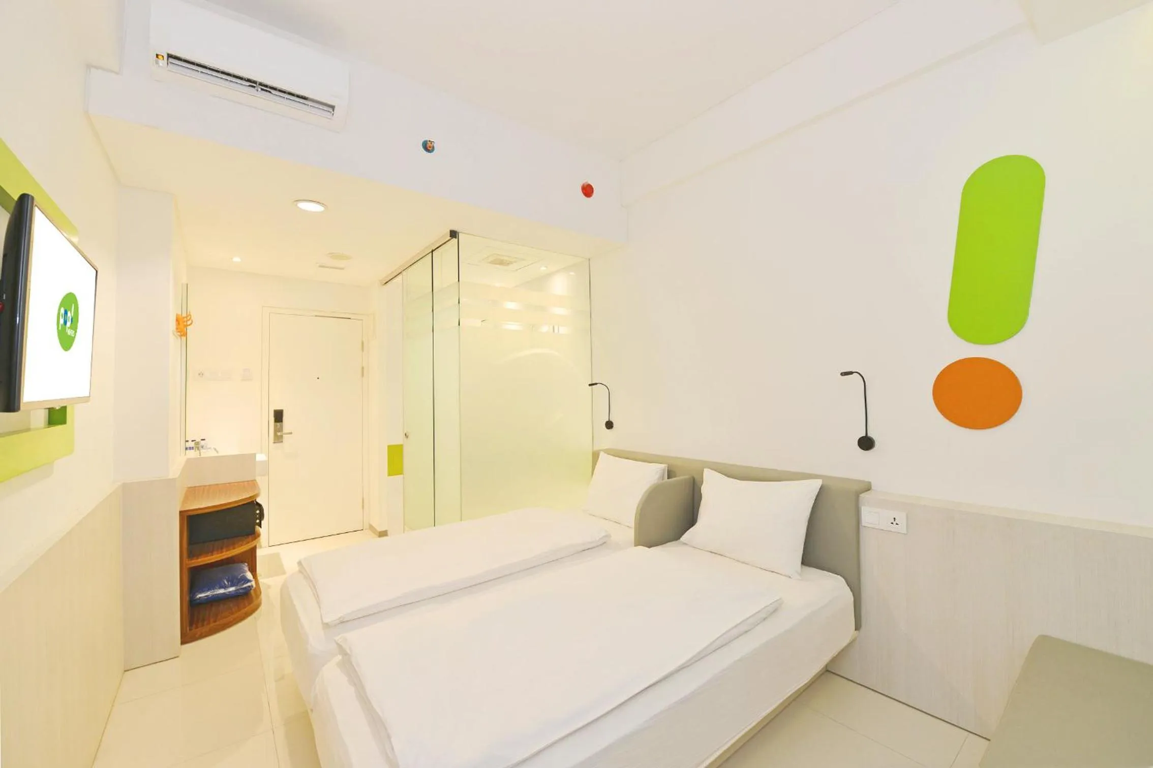 Bedroom, Bed in POP! Hotel Pasar Baru Jakarta