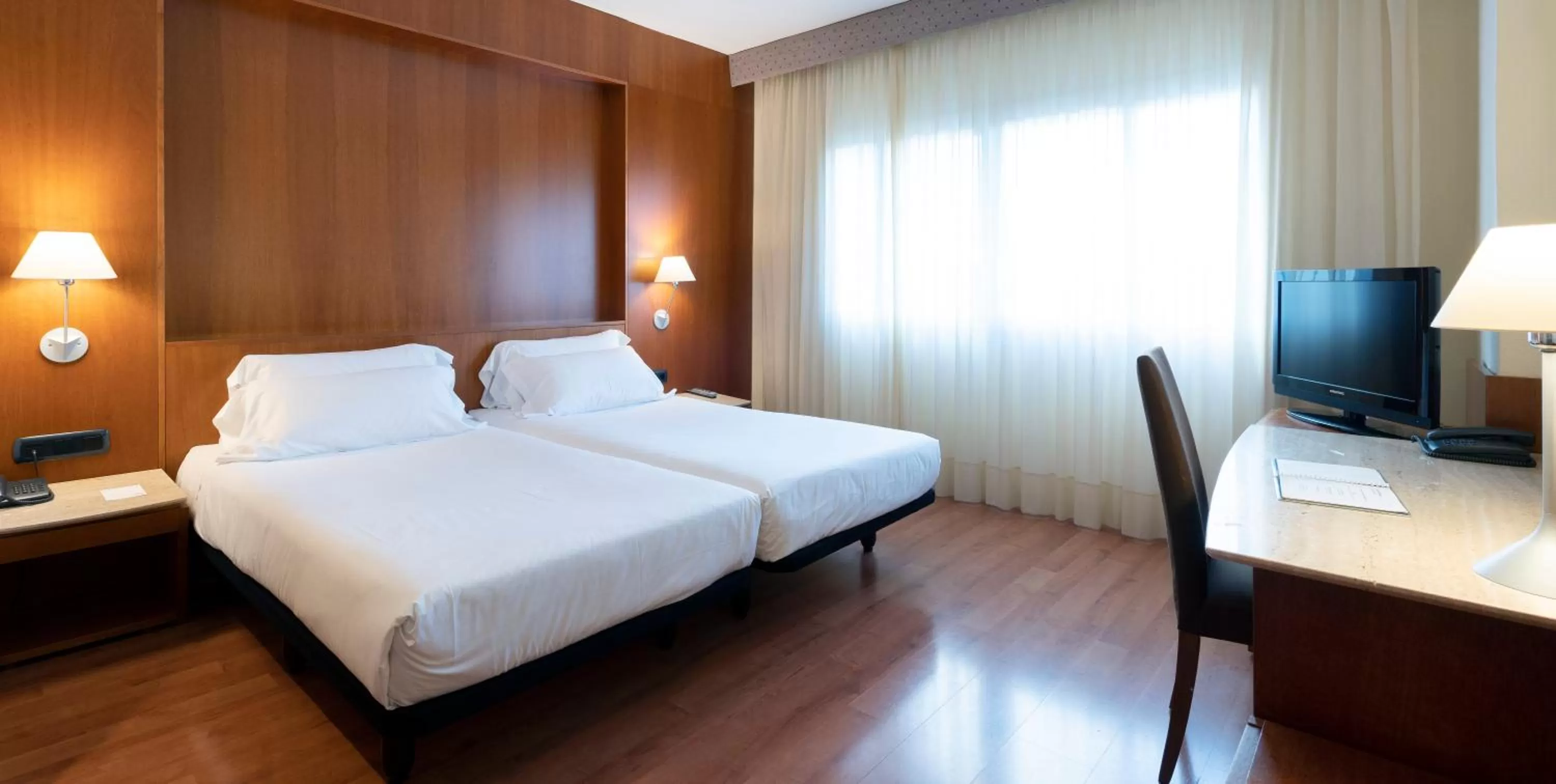 Bedroom, Bed in Berenguer IV