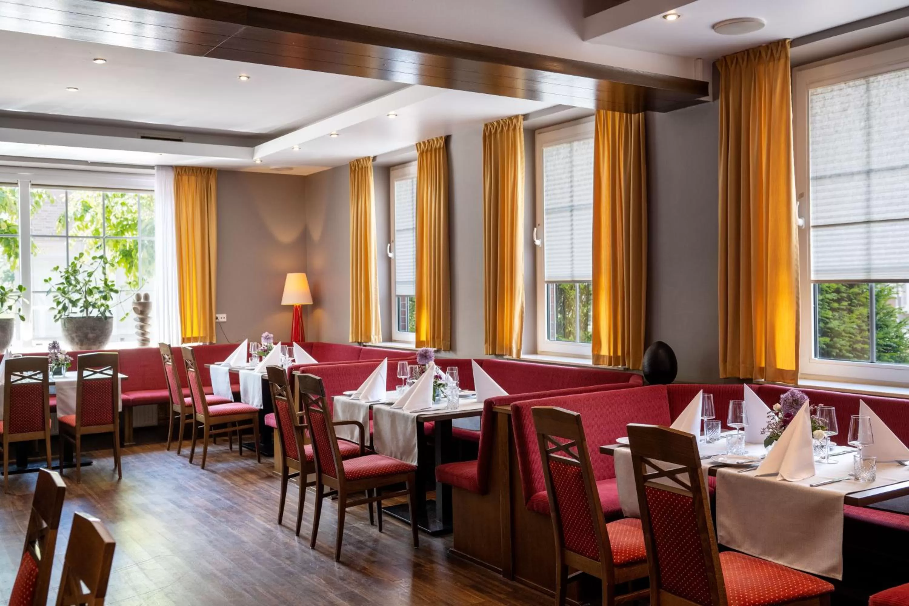 Restaurant/places to eat in Hotel Rheinischer Hof